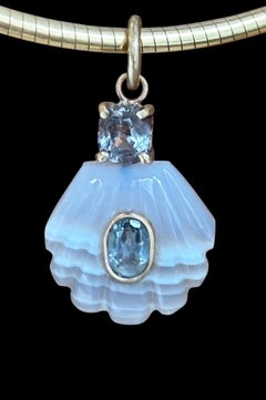 Pendentif en or 14k avec coquille d'agate Laguna et spinelle