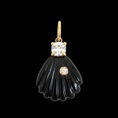 Pendentif en coquillage d'onyx noir avec diamant, spinelle et or 14 carats