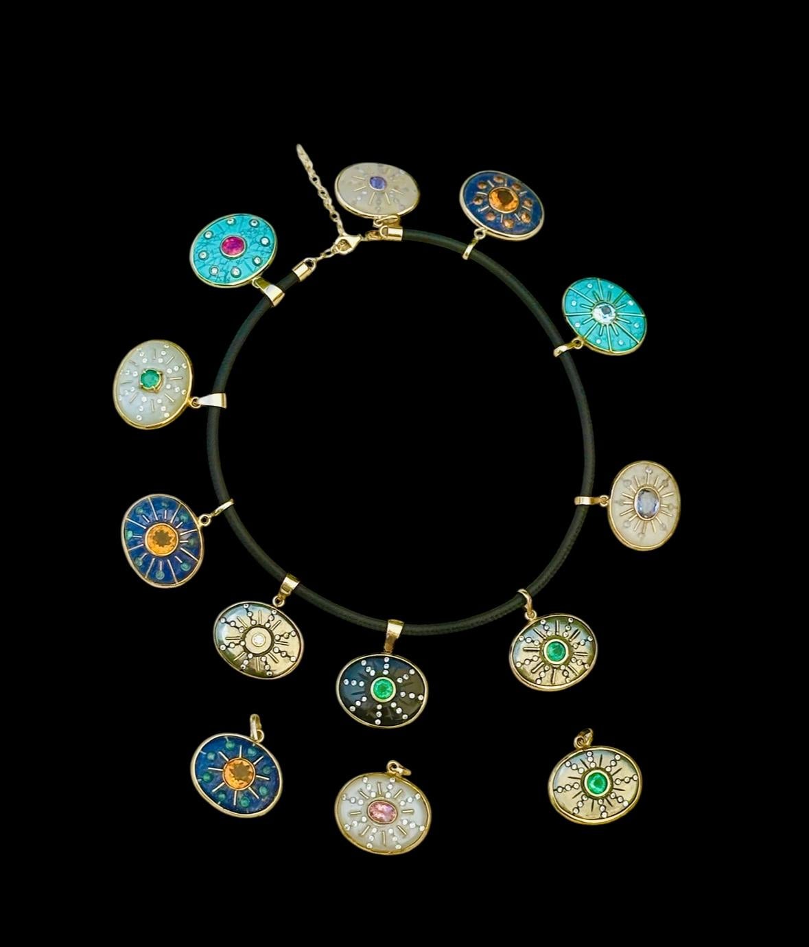 Pendentif SOL, pyrite, émeraudes, diamants et or 14k en vente 4
