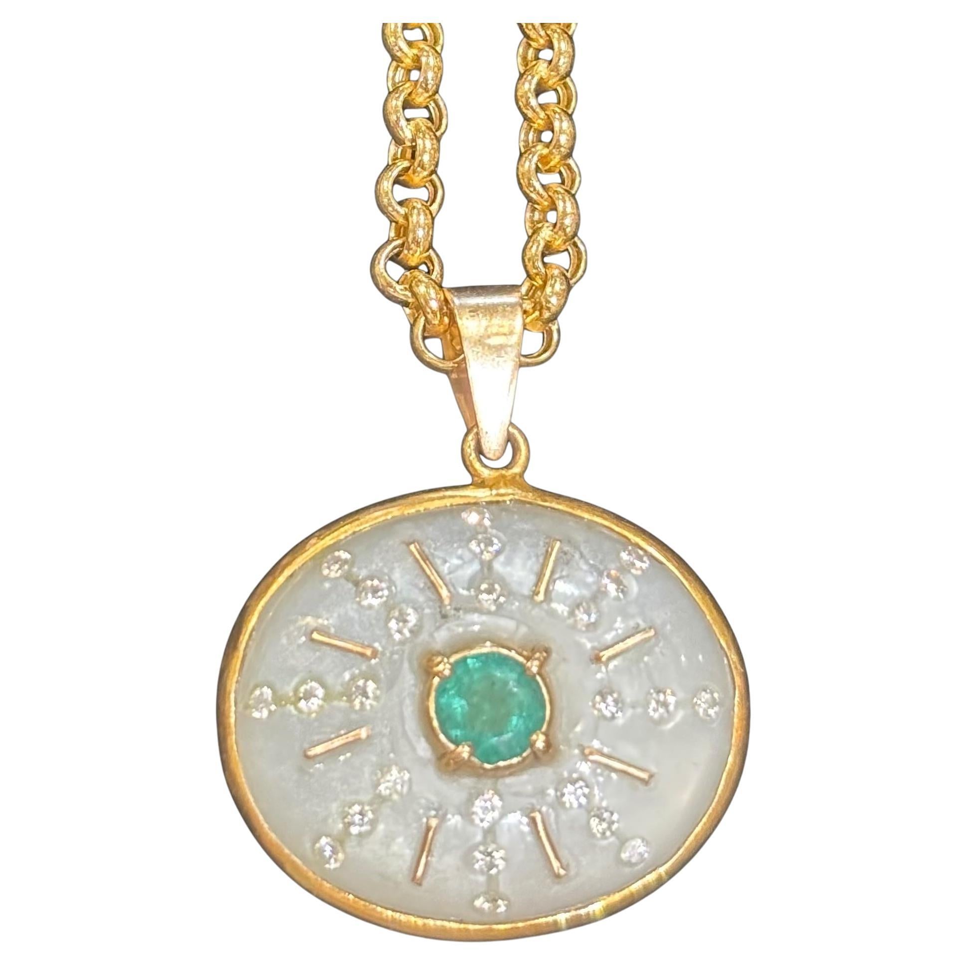 Pendentif SOL, pierre de lune avec rayons de soleil en émeraude et diamant