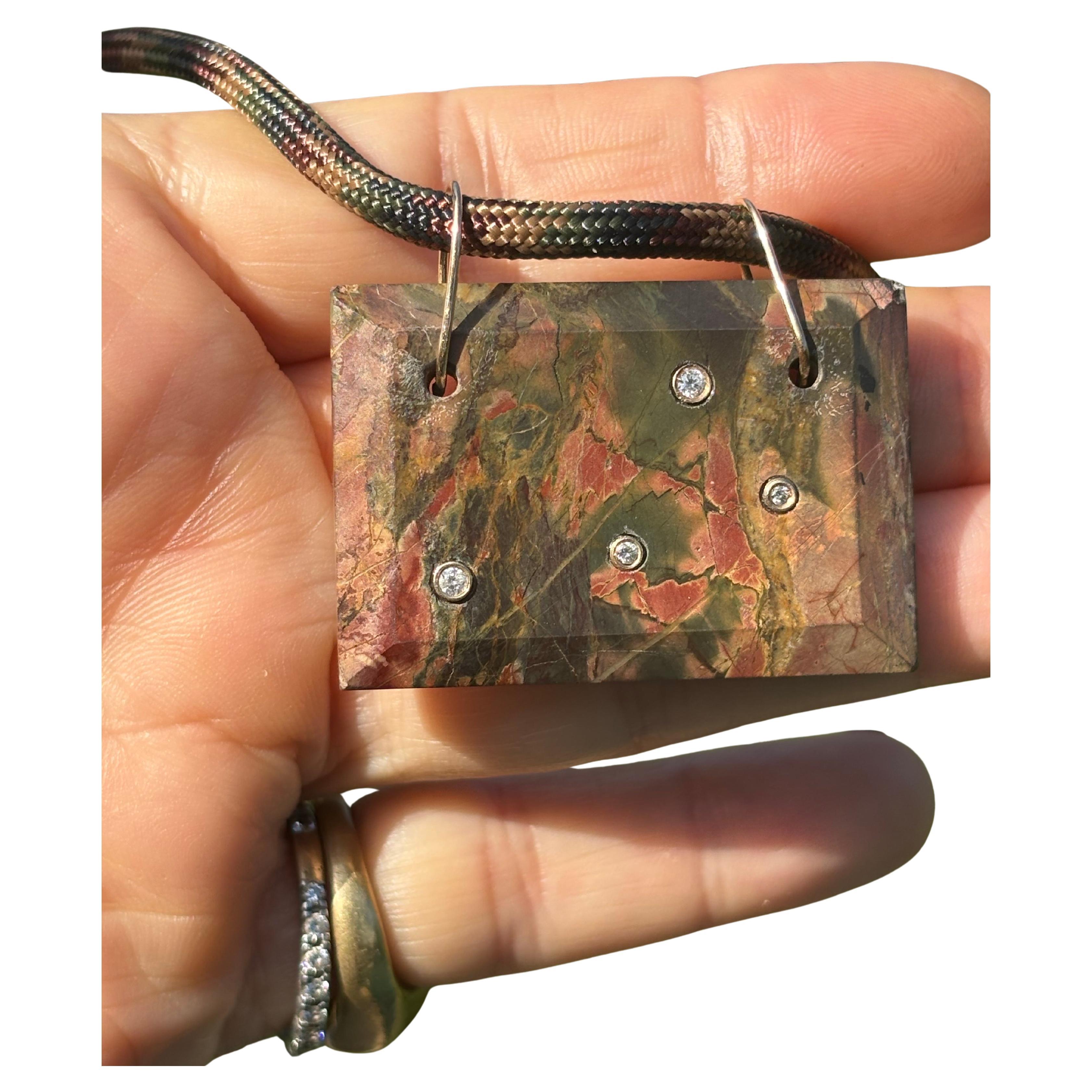 Collana in diaspro e diamanti con oro 14k