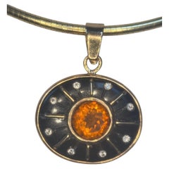 Colgante SOL, ónix negro, citrino de Madeira, diamantes y oro de 14k