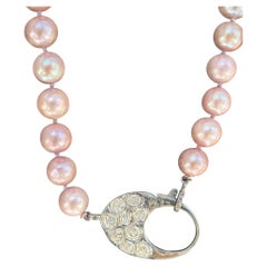 Rosa Perlenkette mit Silber und Diamanten