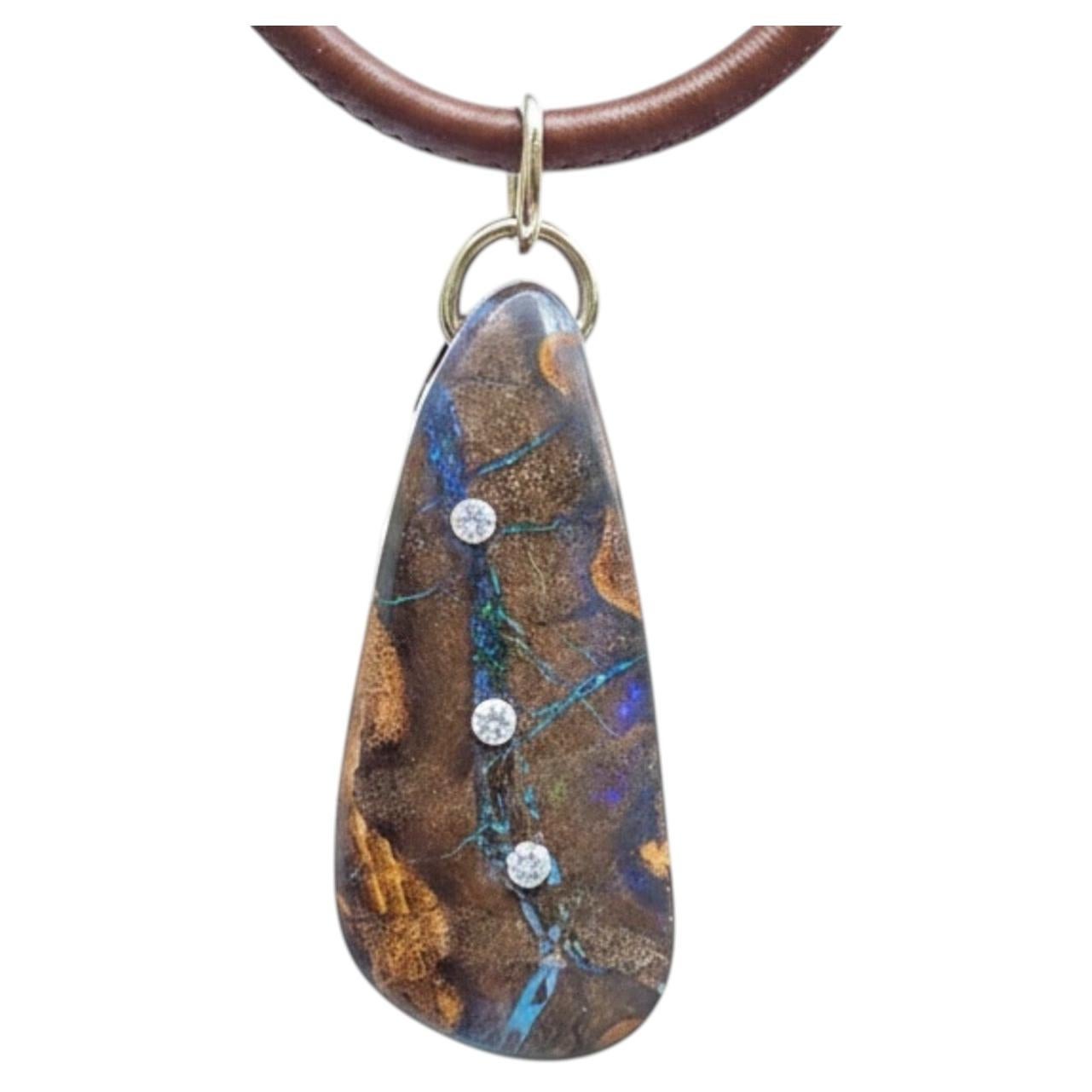 What does a pendant symbolize?