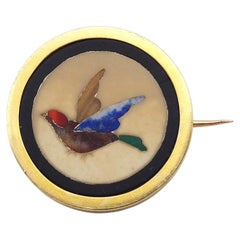 Italian Pietra dura bird brooch in 18 karat gold