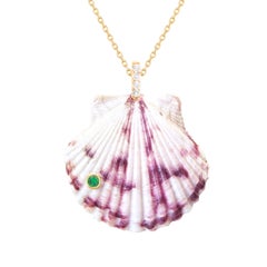Ciondolo a forma di conchiglia viola e bianco con diamanti naturali e granato tsavorite verde