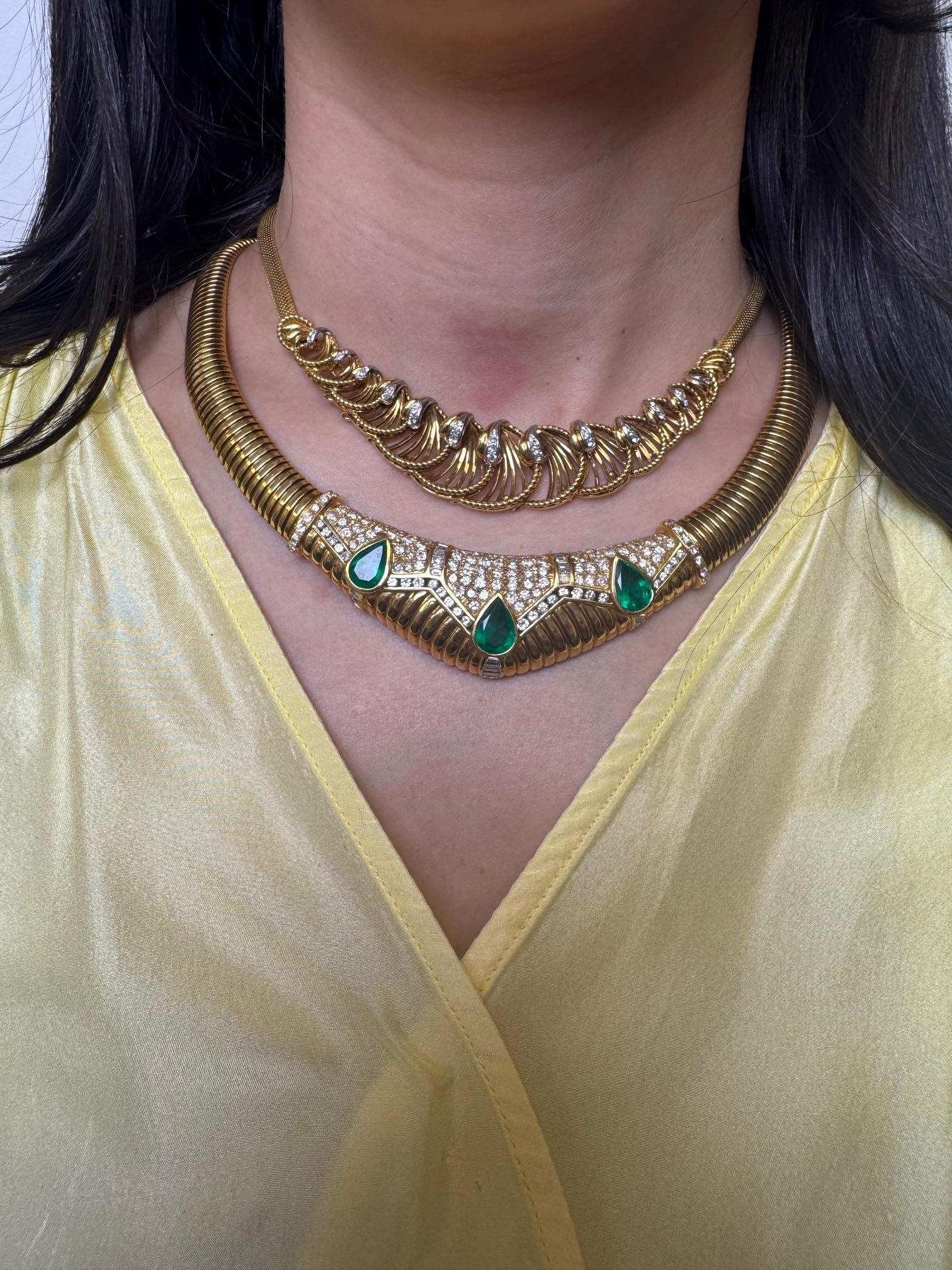 Halskette aus 18 Karat Gelbgold mit Smaragd und Diamant im Angebot 3