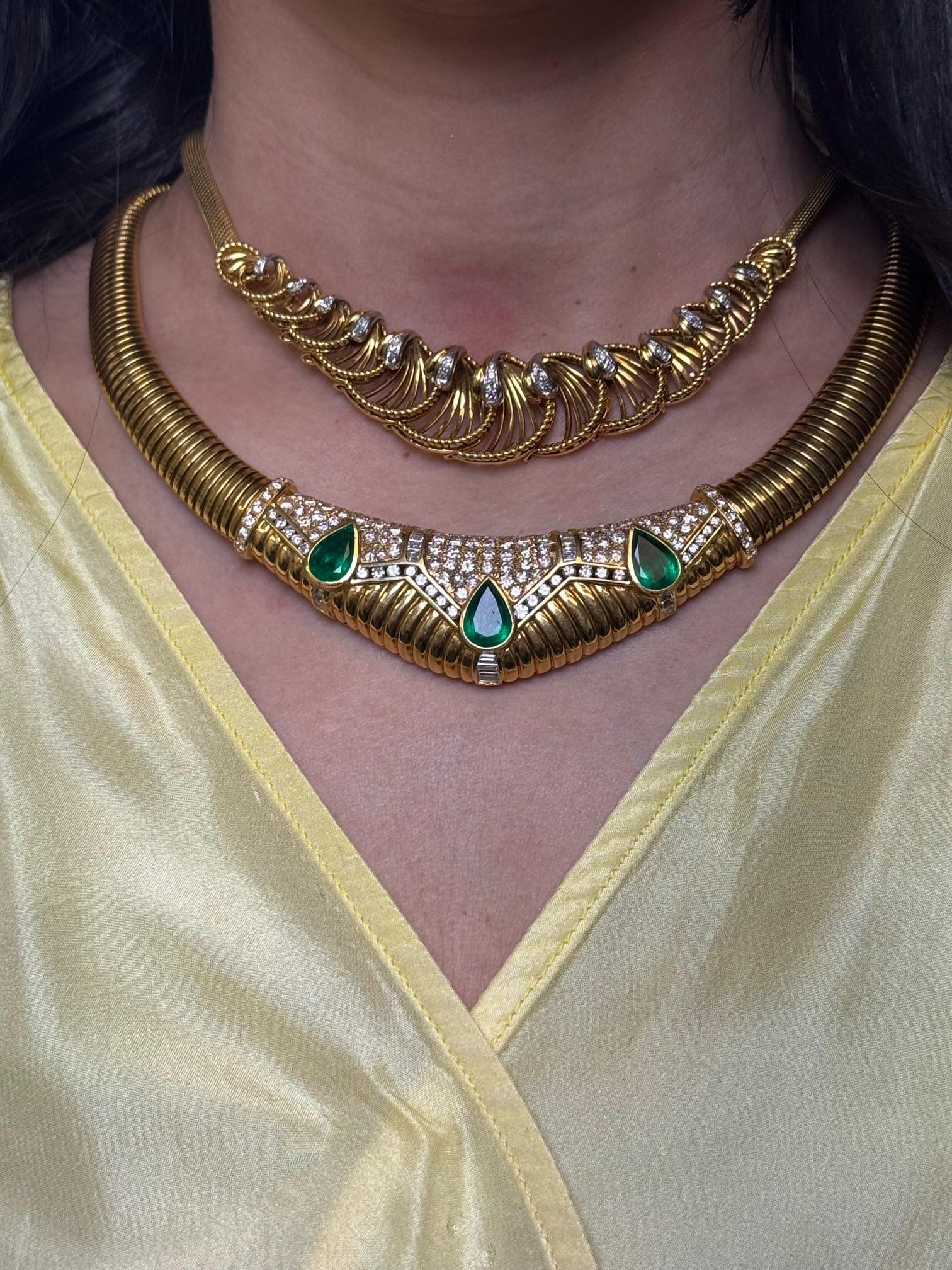 Halskette aus 18 Karat Gelbgold mit Smaragd und Diamant im Angebot 8