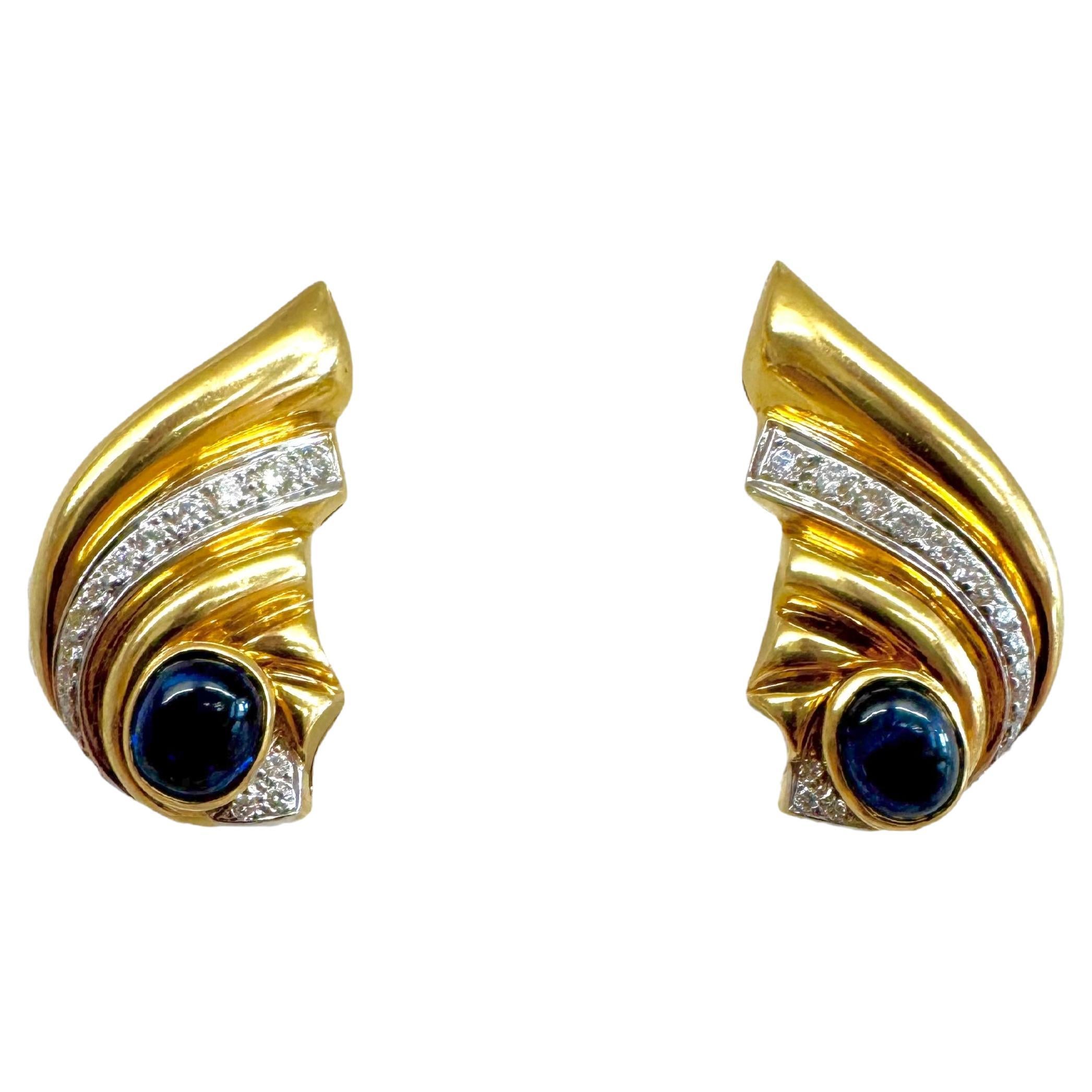 Boucles d'oreilles en or jaune 18K avec saphir cabochon et diamant