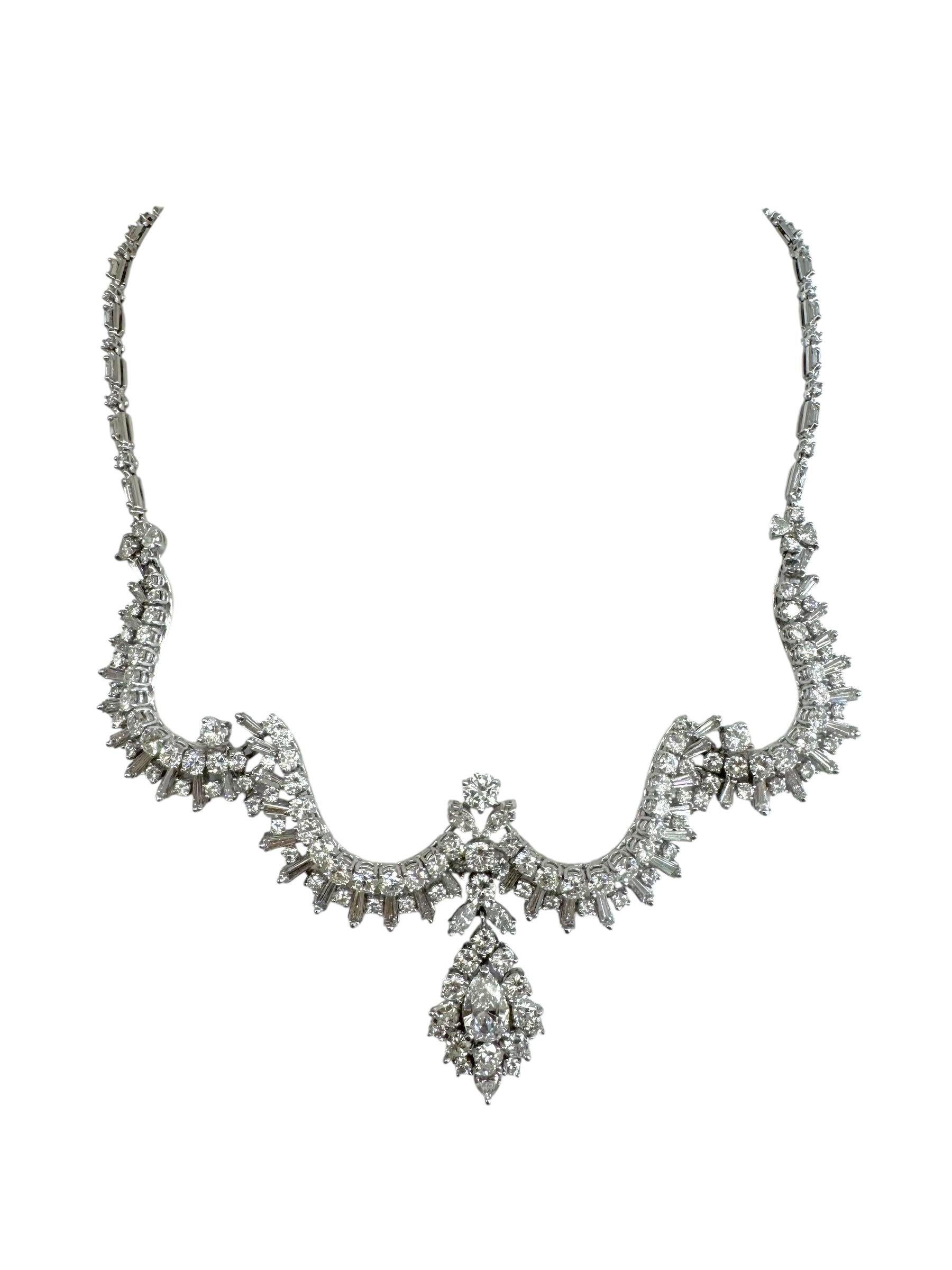 Collana di diamanti vintage in platino con pera, marquise, baguette e brilliante C.C. in vendita