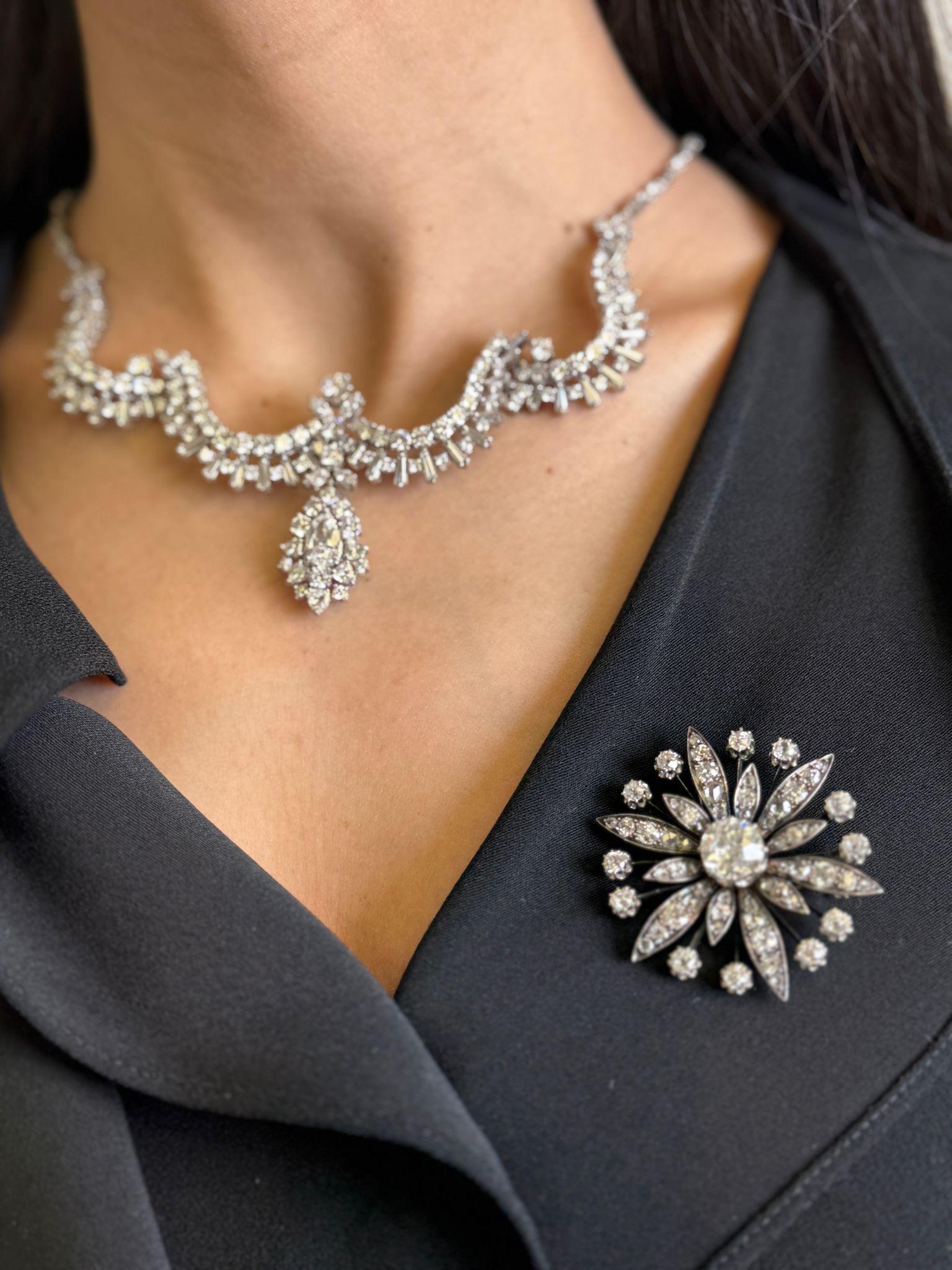 Collana di diamanti vintage in platino con pera, marquise, baguette e brilliante C.C. in vendita 5
