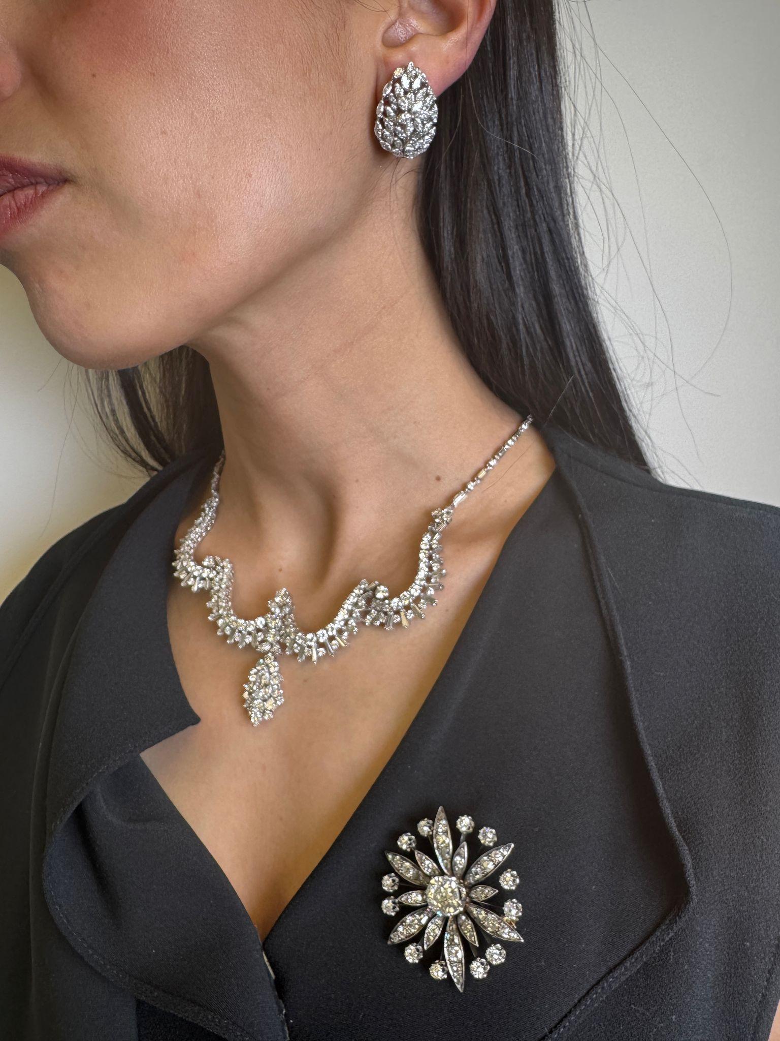 Collana di diamanti vintage in platino con pera, marquise, baguette e brilliante C.C. in vendita 9