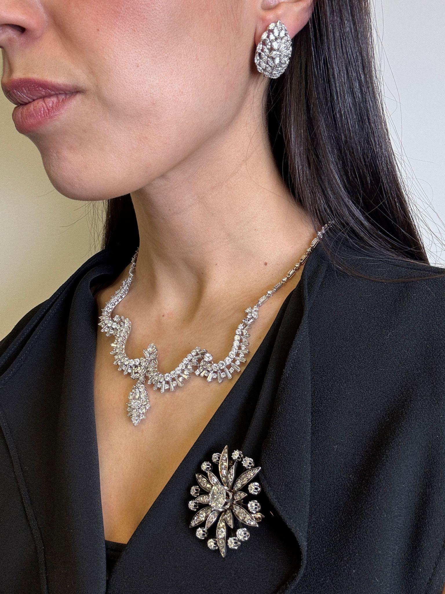 Collana di diamanti vintage in platino con pera, marquise, baguette e brilliante C.C. in vendita 10