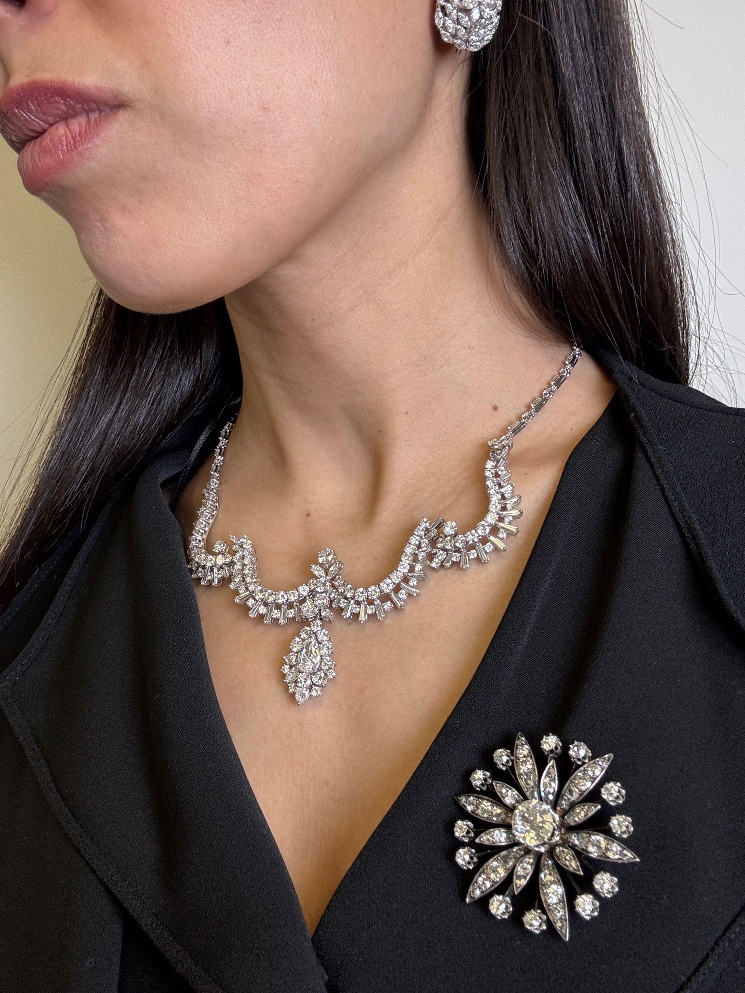 Collana di diamanti vintage in platino con pera, marquise, baguette e brilliante C.C. in vendita 12