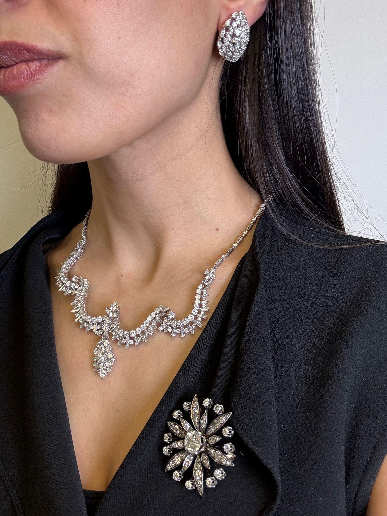Collana di diamanti vintage in platino con pera, marquise, baguette e brilliante C.C. in vendita 13