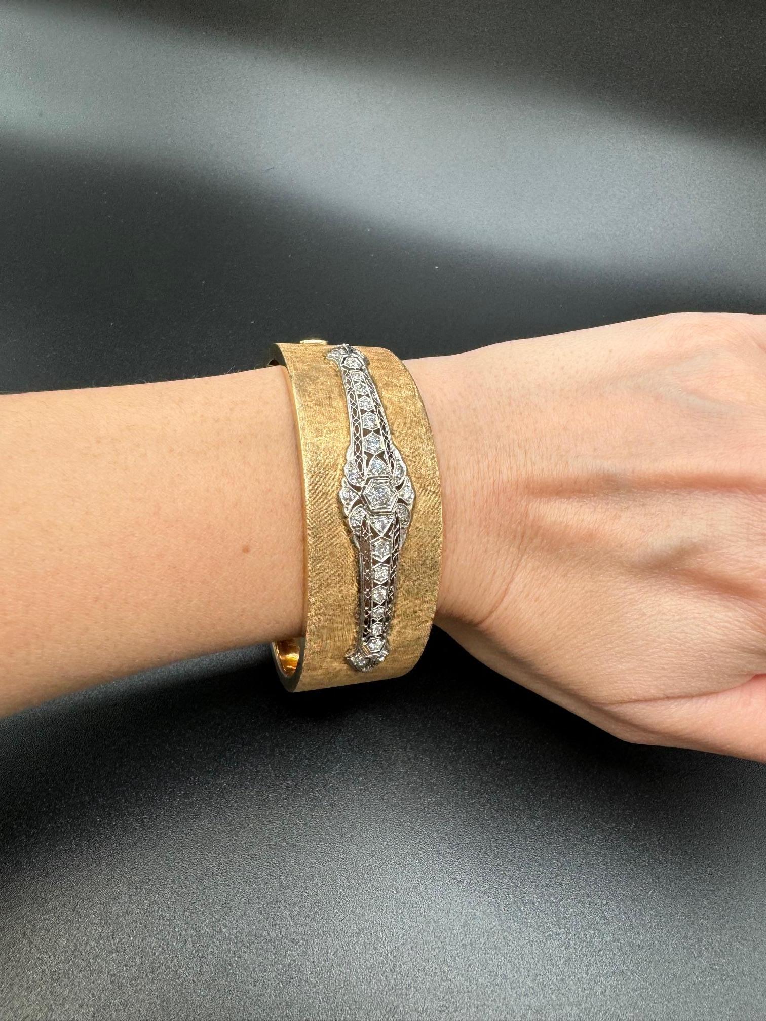 Bracelet large en or 14K et platine avec diamants en vente 1