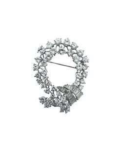 Broche vintage du milieu du siècle avec couronne de diamants en or blanc 18K