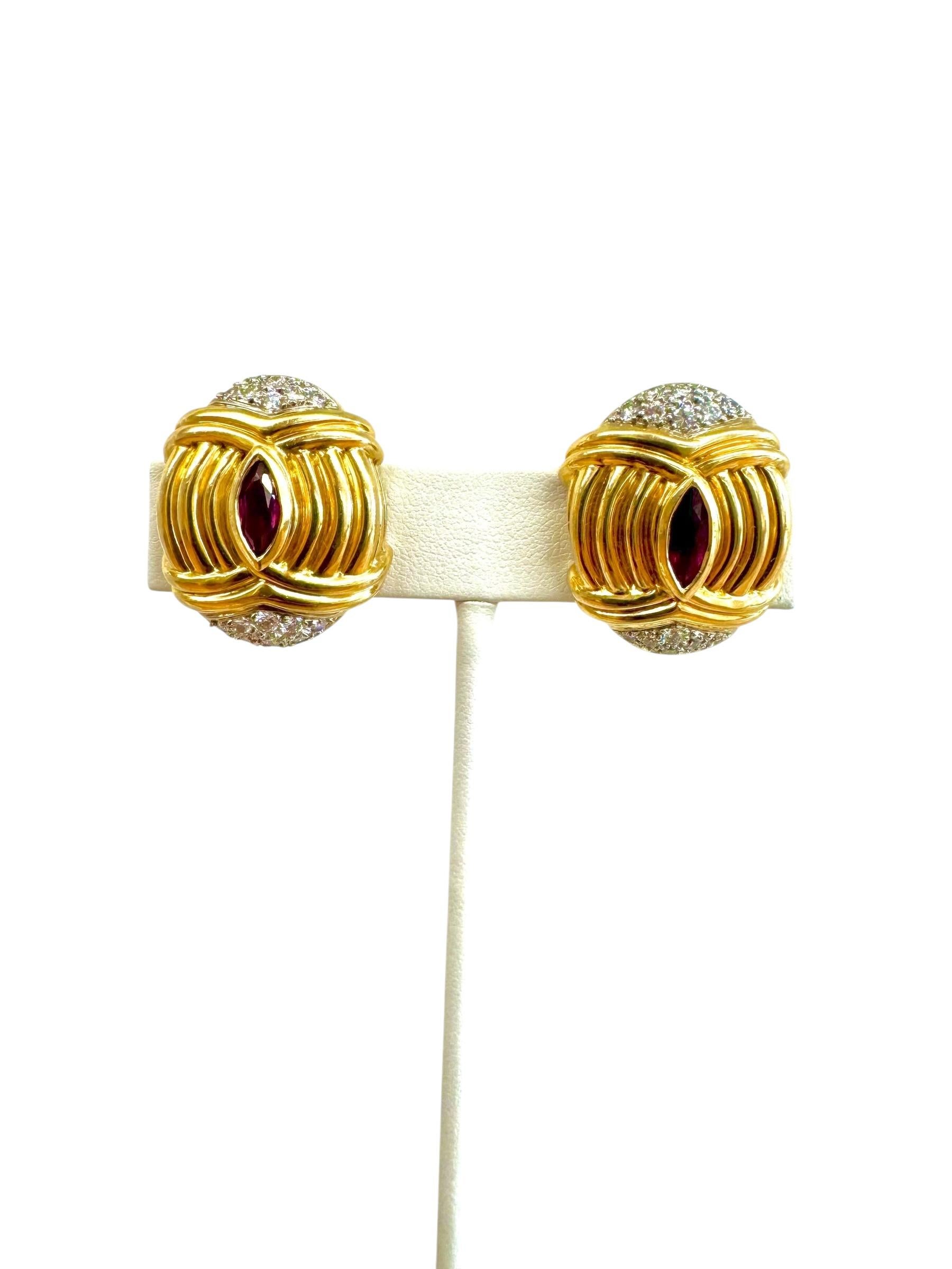 Audaci orecchini a clip in oro 18 carati degli anni '80 con rubini e diamanti in vendita 3