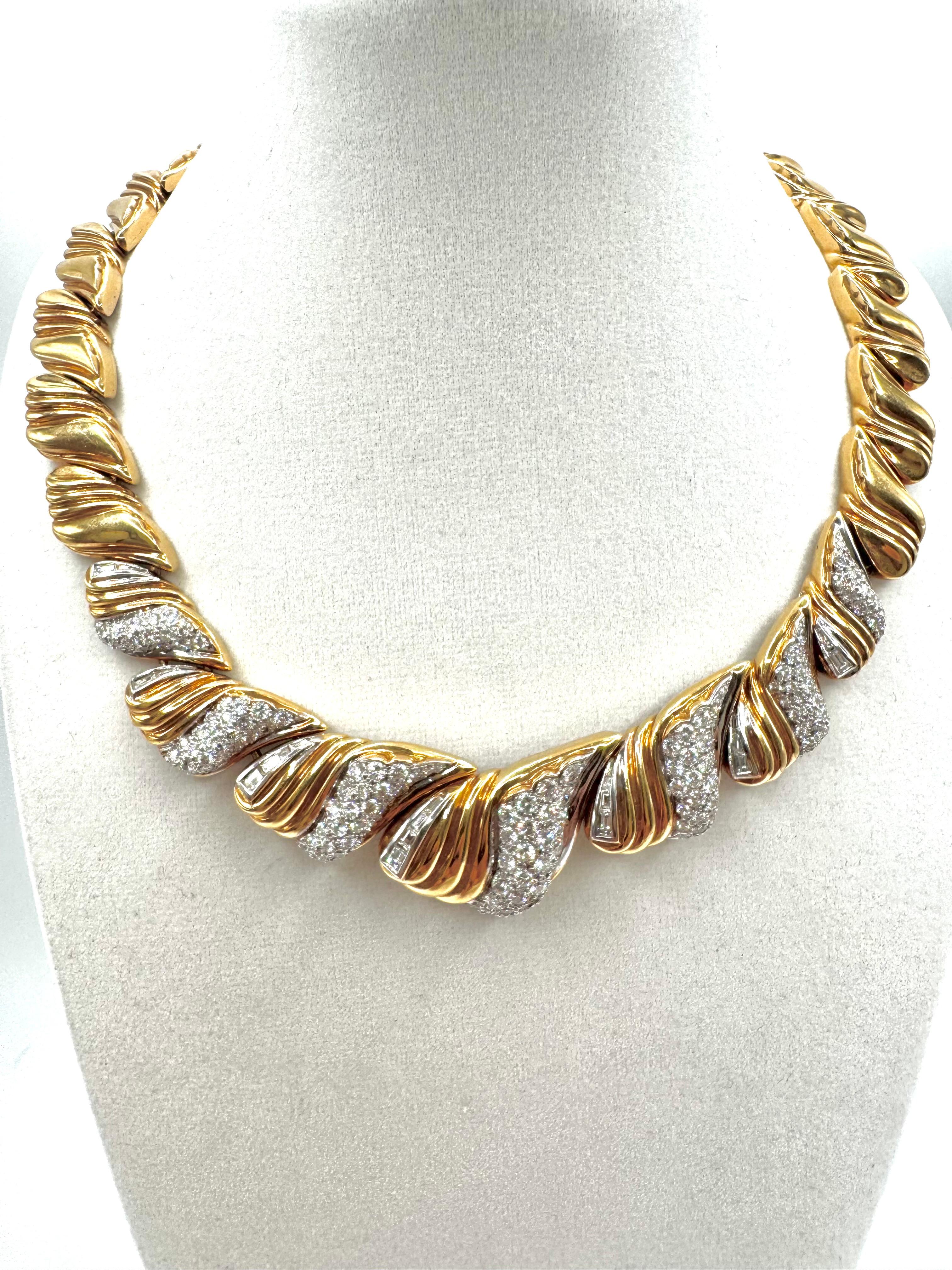 Taglio brillante Collana con collare di diamanti in oro giallo 18K in vendita