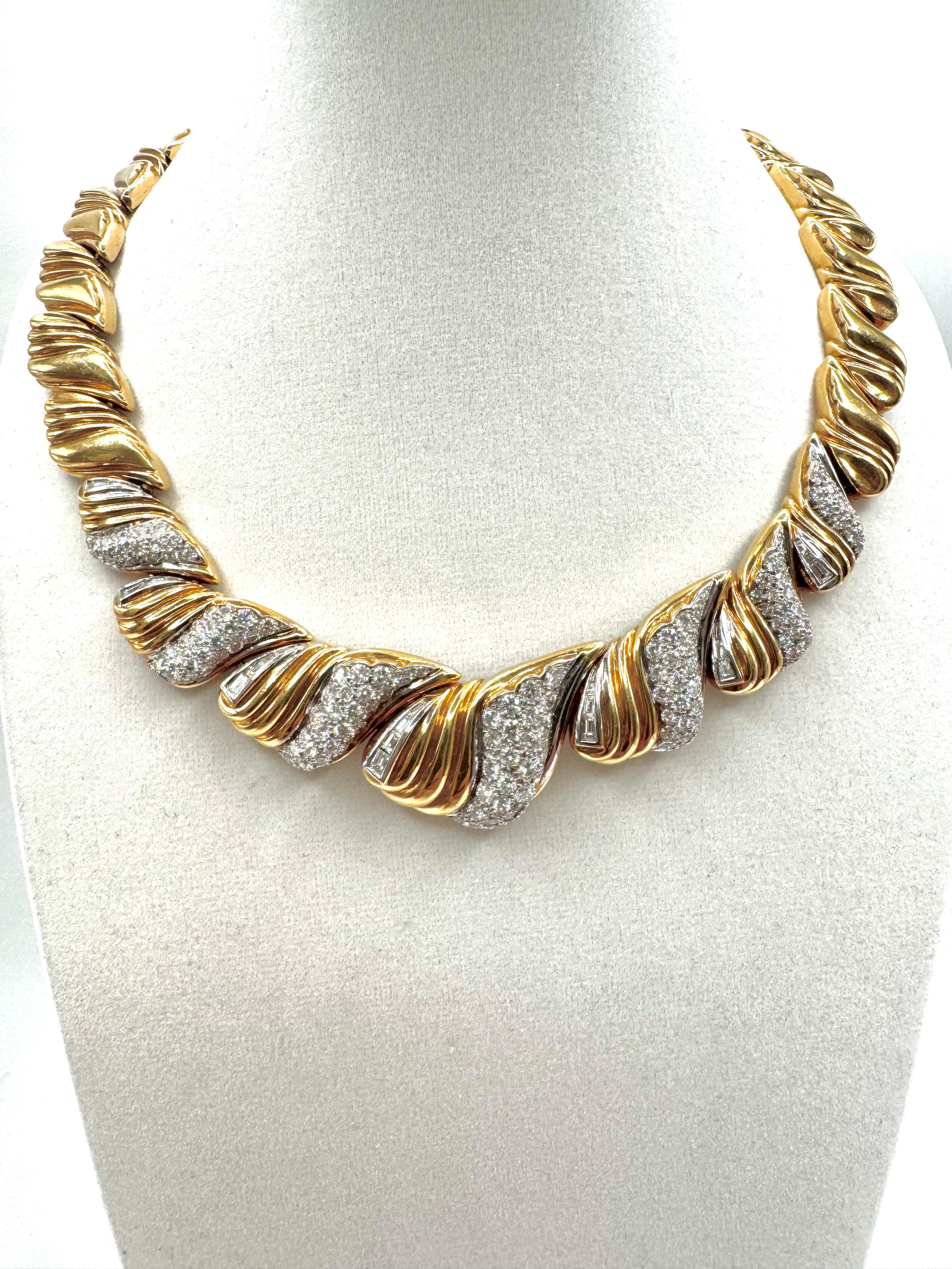 Collana con collare di diamanti in oro giallo 18K In condizioni ottime in vendita a Great Neck Plaza, NY