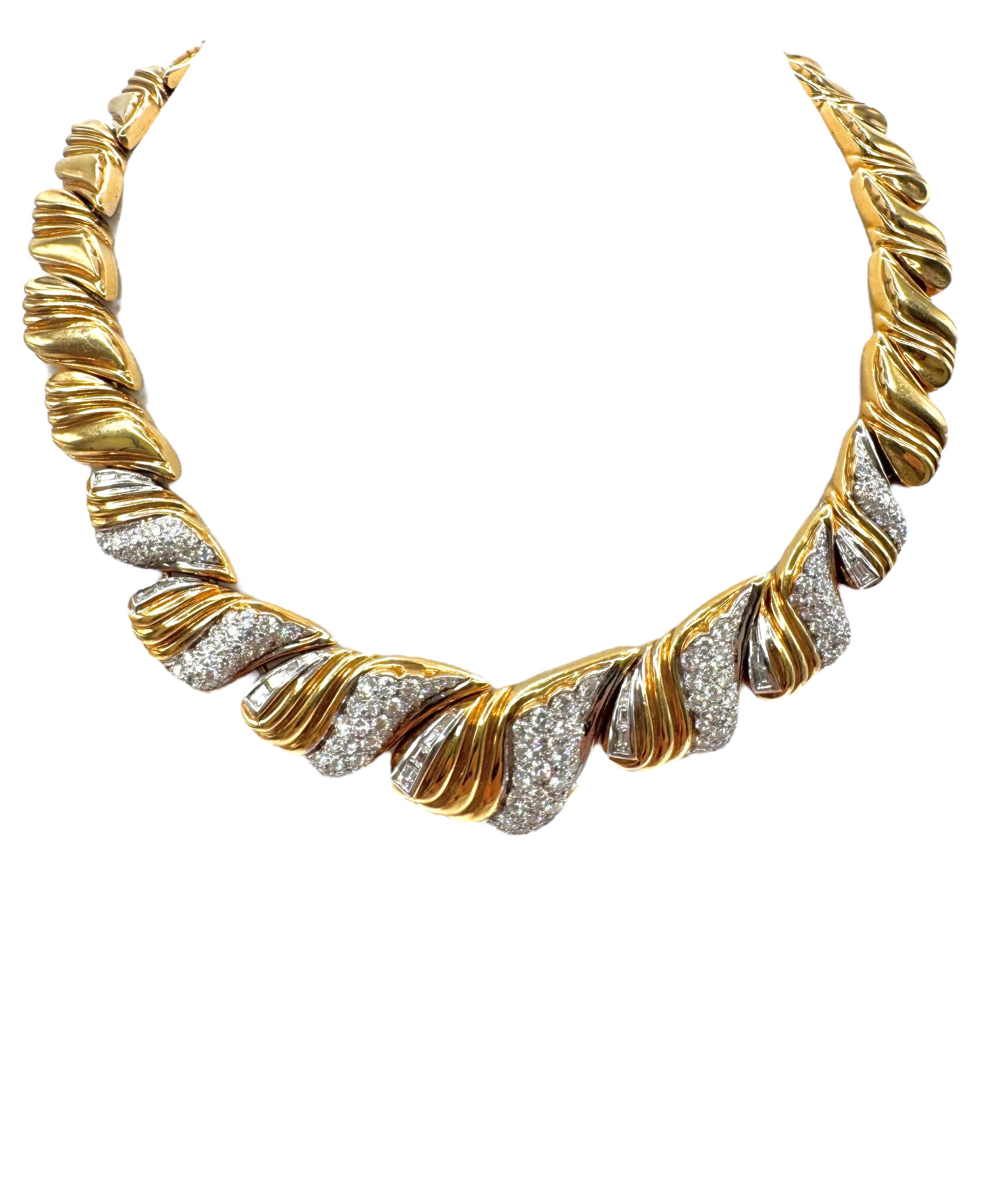 Collana con collare di diamanti in oro giallo 18K in vendita 3