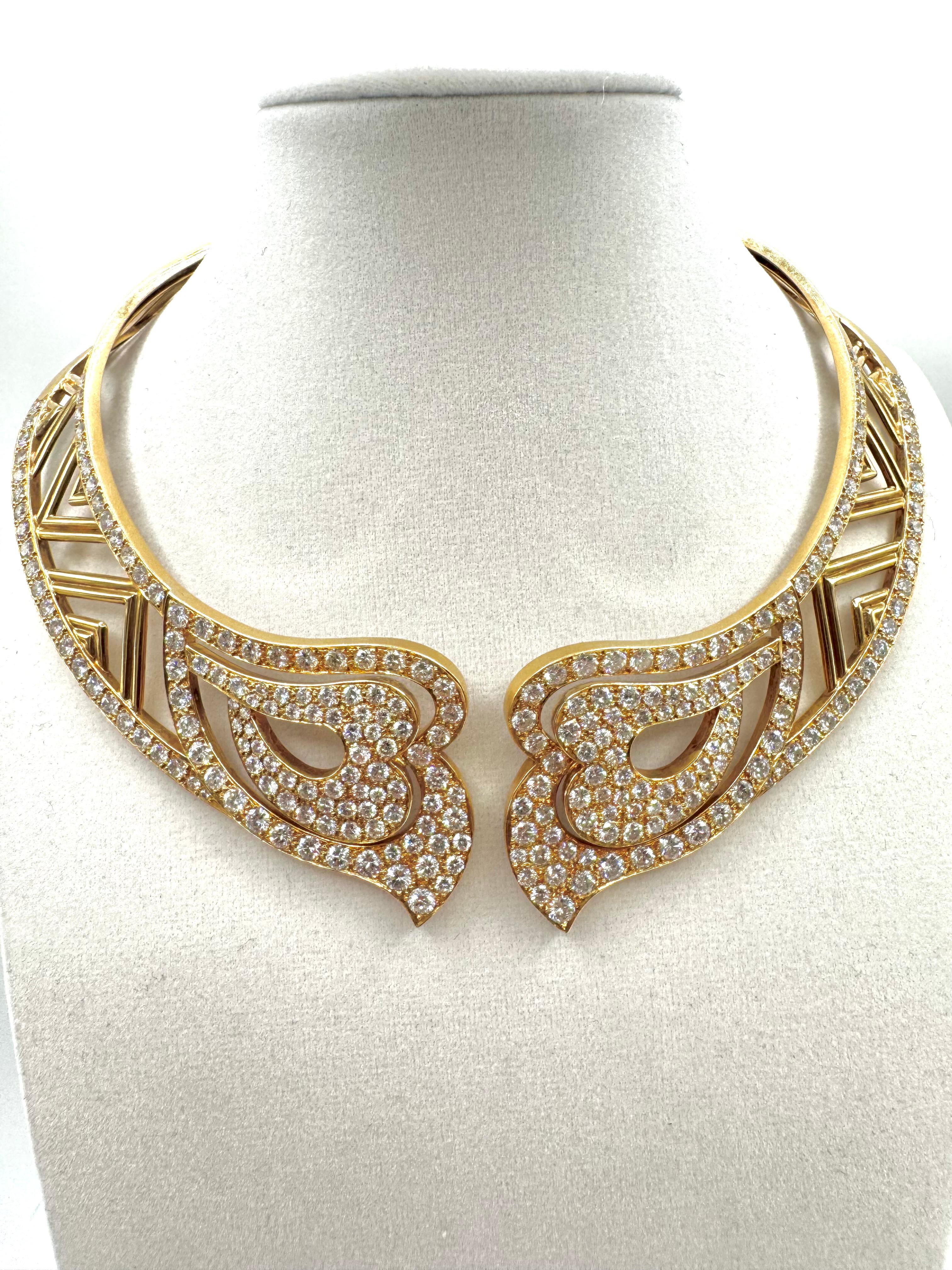 Taglio brillante Collana girocollo con diamanti in oro 18K in vendita
