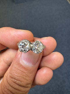 Edwardian Platinum 1.88 Carat Old Mine Diamond Toi et Moi Ring, Circa 1915