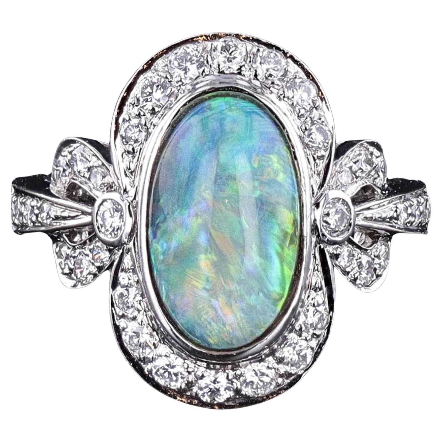 Semi-Schwarzer Opal und Diamantring aus 18 Karat Weißgold