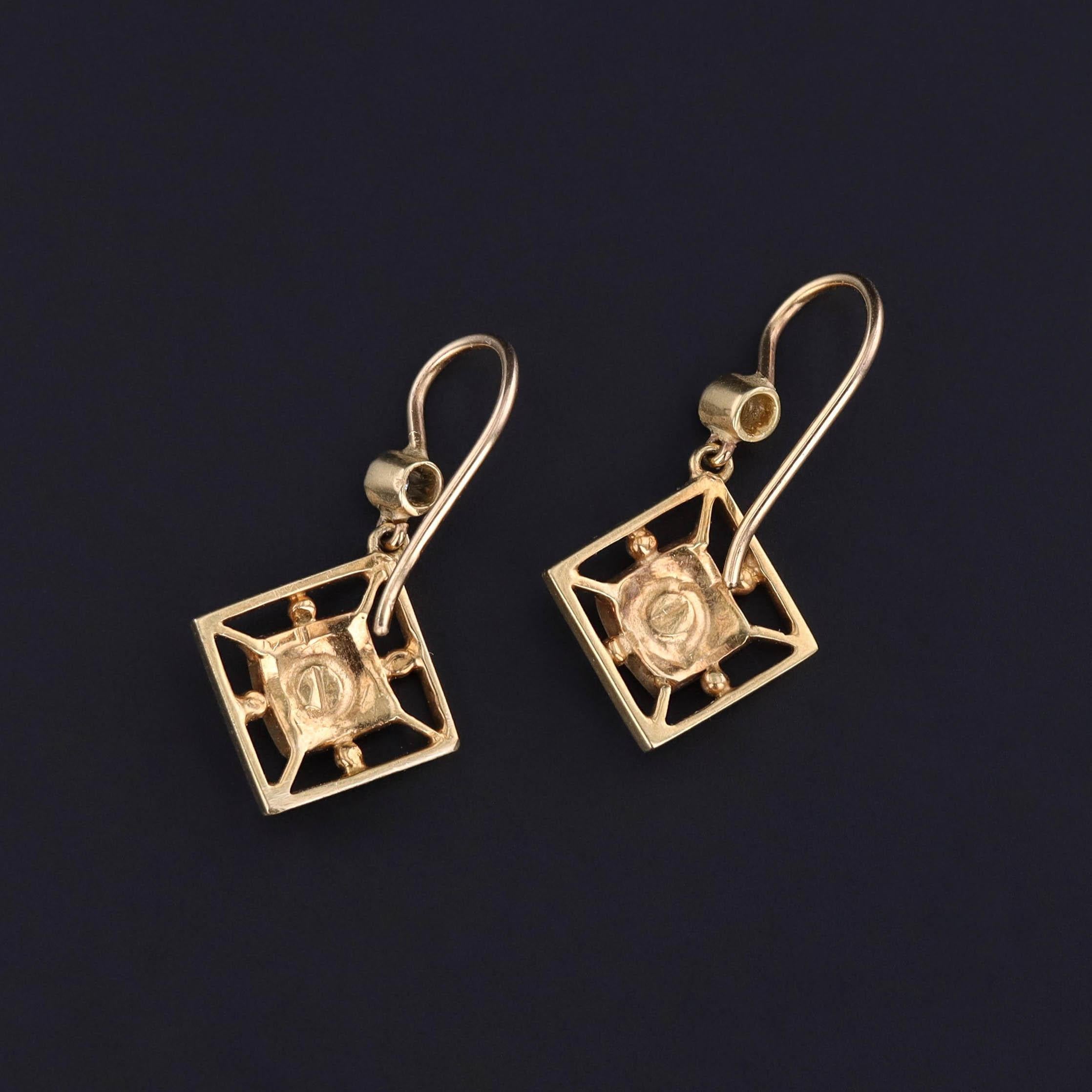 Taille rose Boucles d'oreilles anciennes en or 14k avec diamants et émail en vente