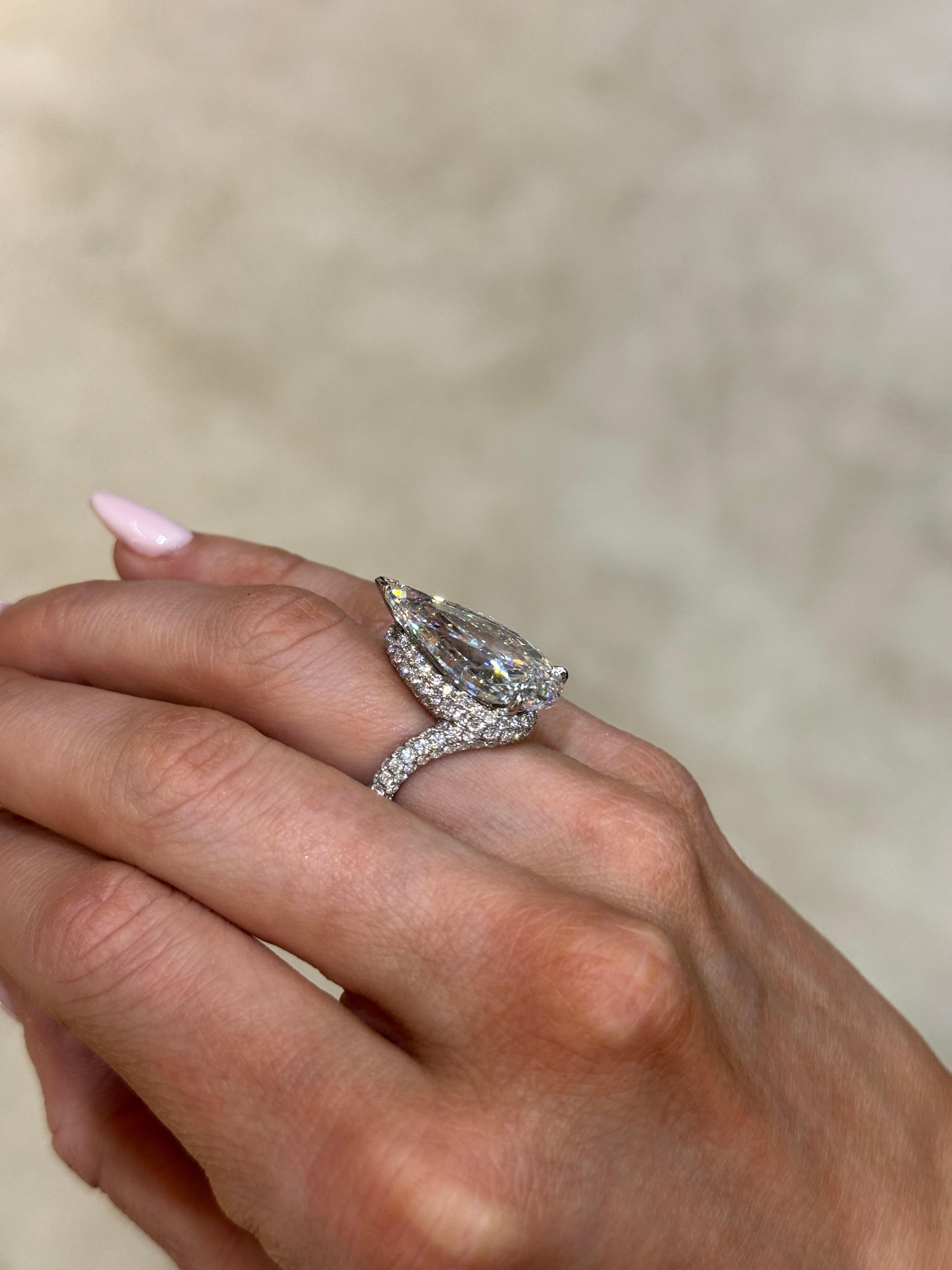 15,02 ct Anillo de compromiso de diamantes pera con certificado GIA Moderno en venta