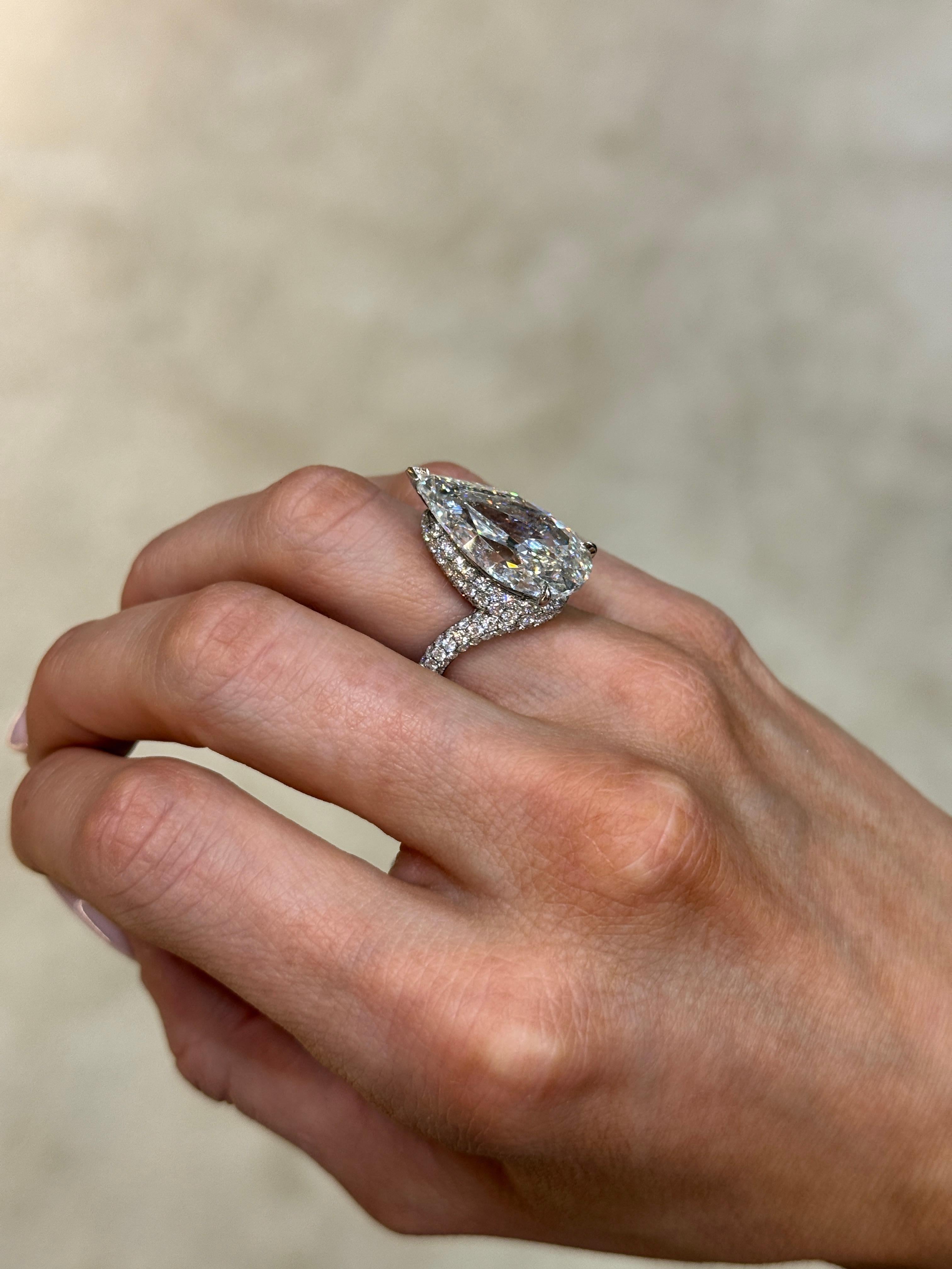 Femenino o masculino 15,02 ct Anillo de compromiso de diamantes pera con certificado GIA en venta