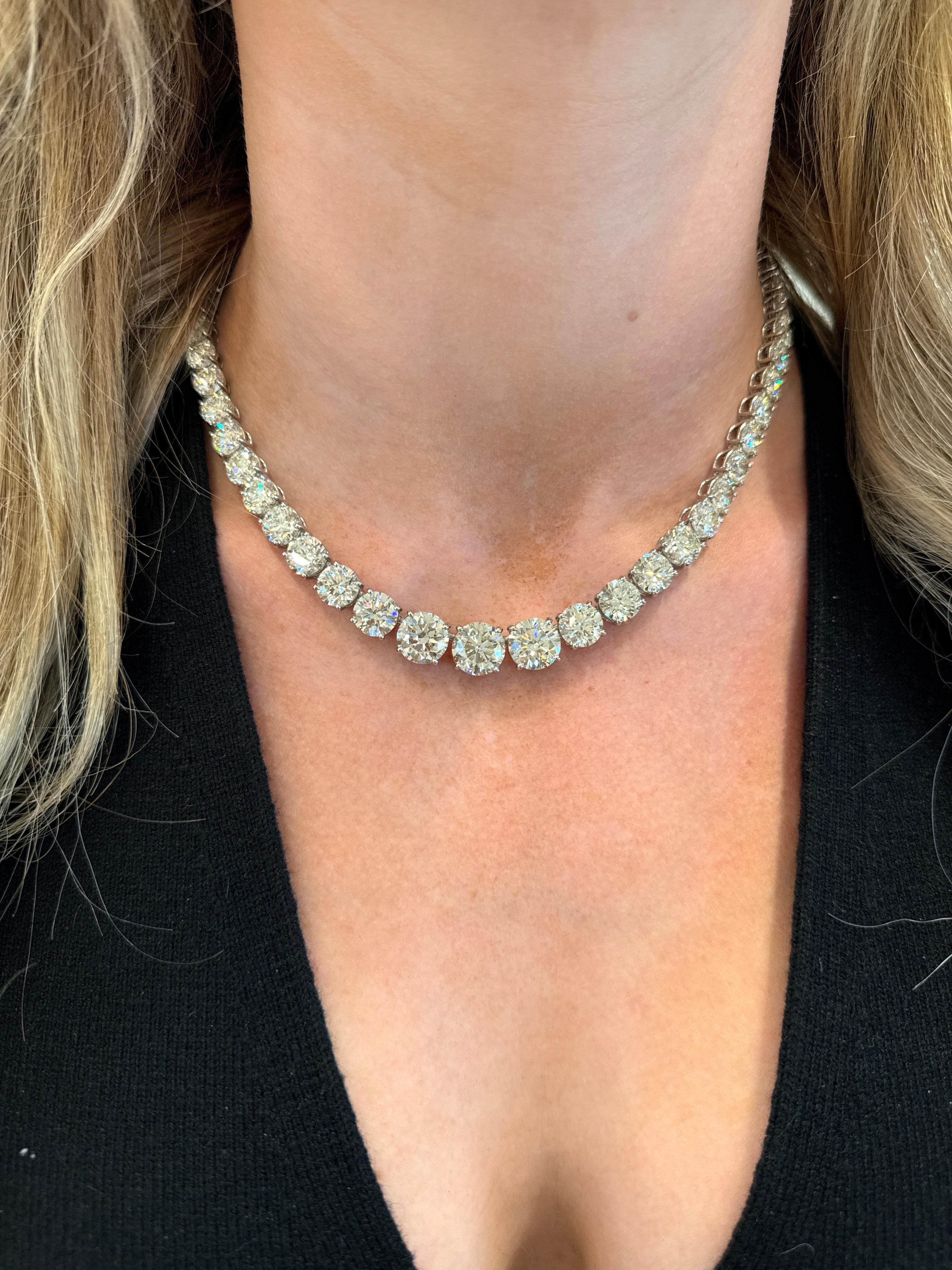 Collar de tenis de diamantes redondos graduados con certificado GIA de 75,27 ct VVS1 Corte redondo en venta