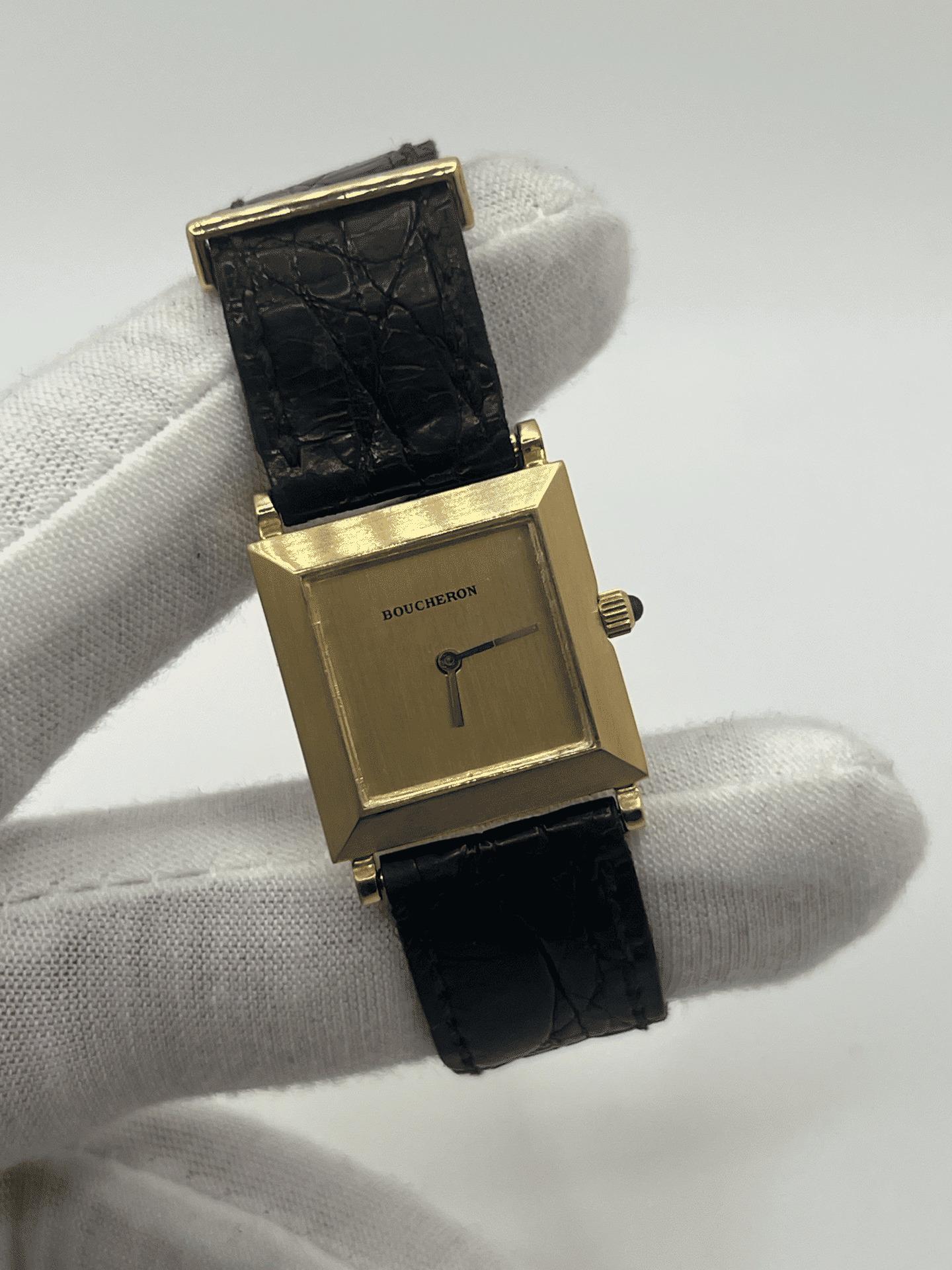Art Déco Boucheron Carrée in oro 18 carati