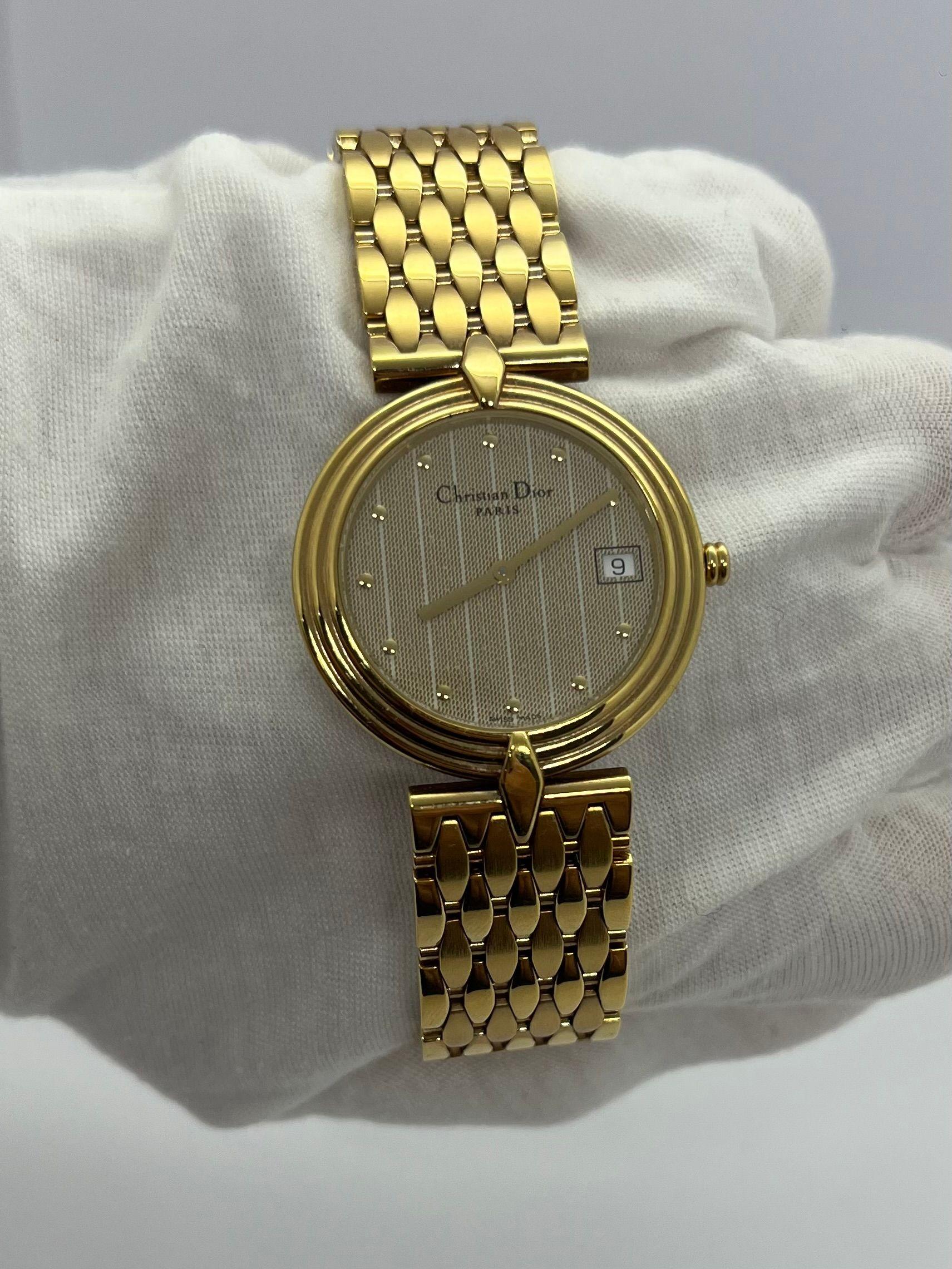 Timeless elegance defines this exquisite Christian Dior Bagheera watch, reference D69-150. Featuring a 32mm gold-plated case, it offers a subtle yet radiant presence on the wrist, perfect for those who appreciate understated luxury. The sleek gray
