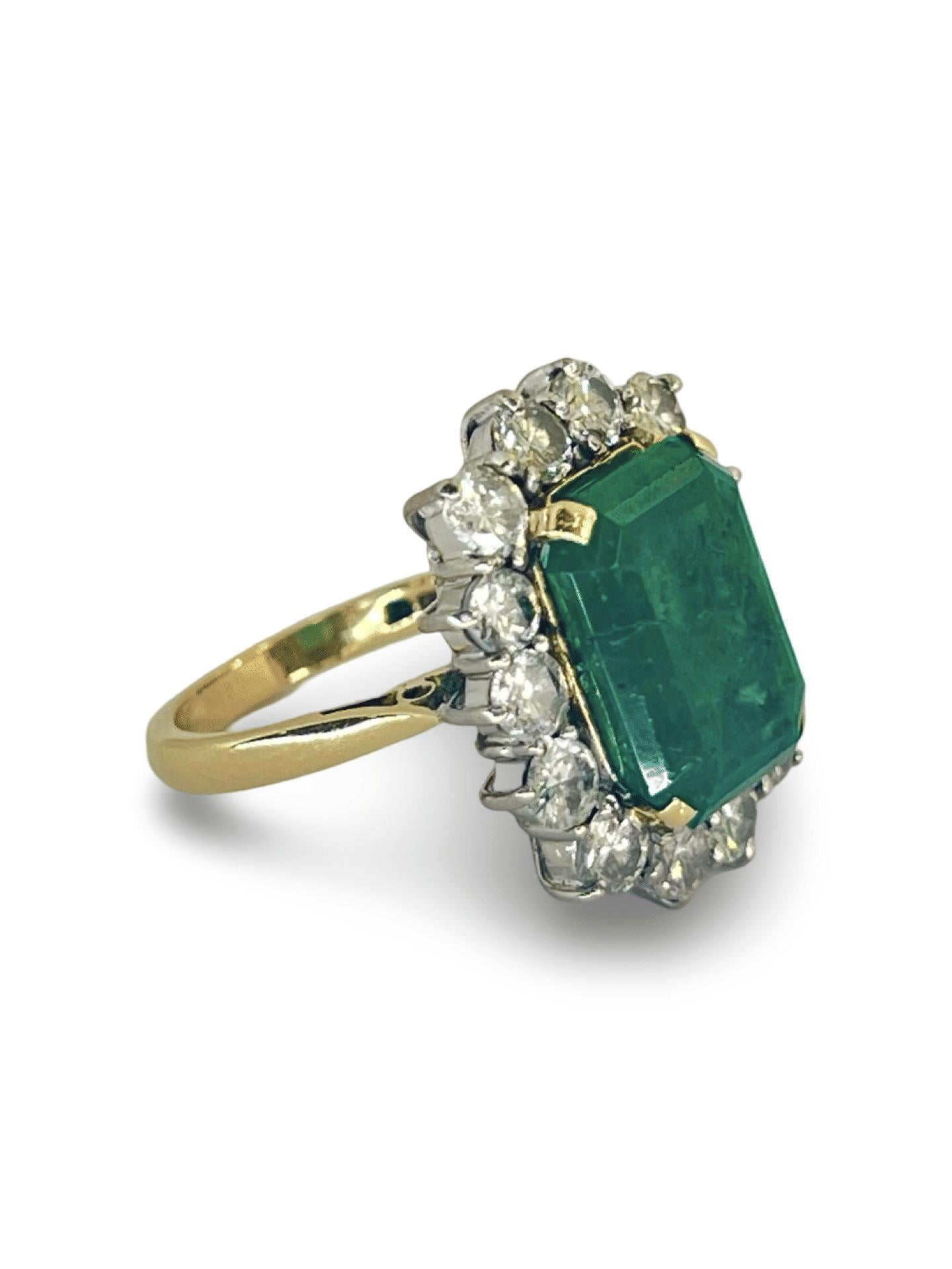 Bague en or jaune avec émeraude de 6,80 ct Excellent état - En vente à PARIS, FR