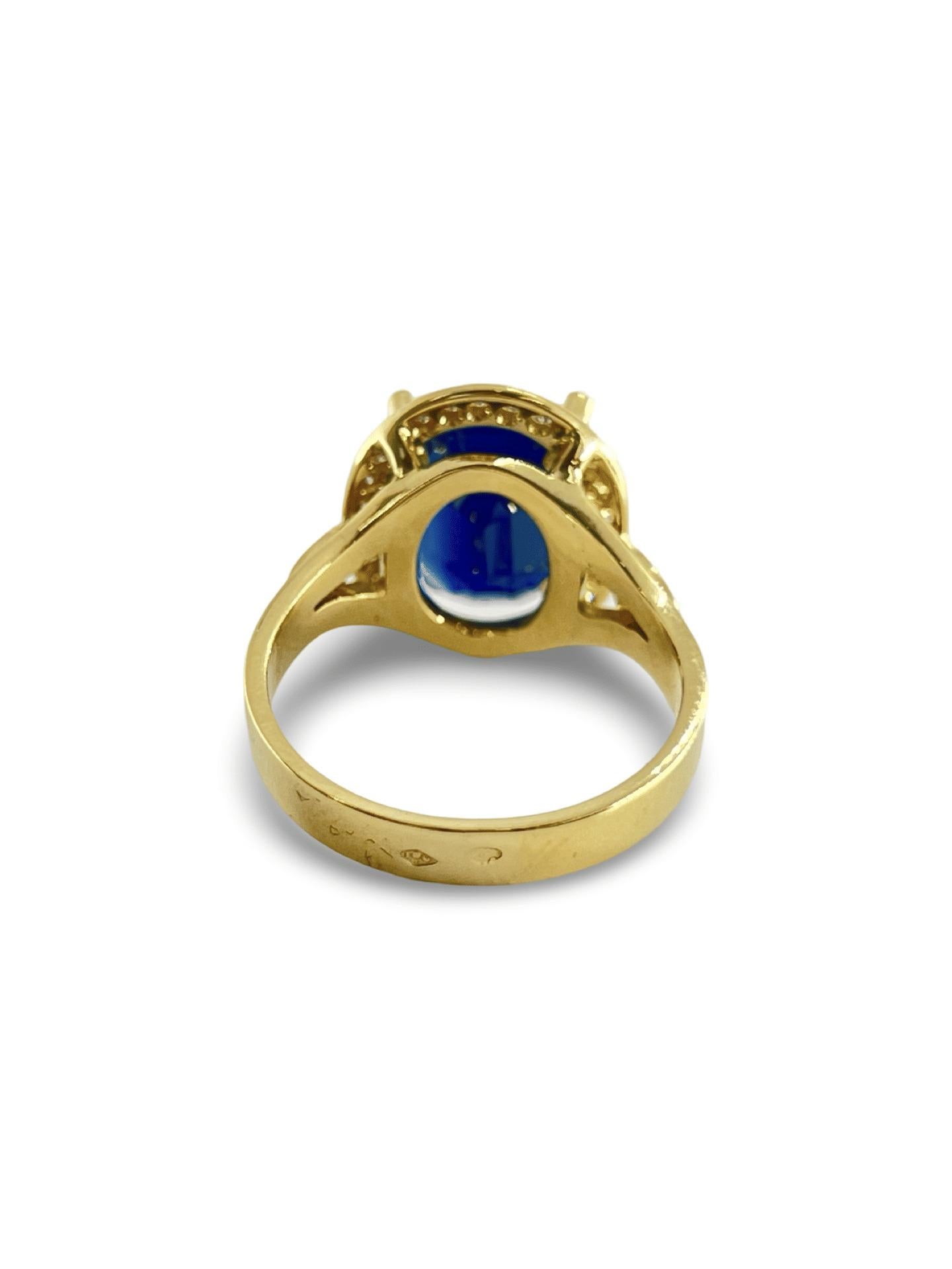 Bague en or jaune avec saphir de 7 carats et diamants Excellent état - En vente à PARIS, FR