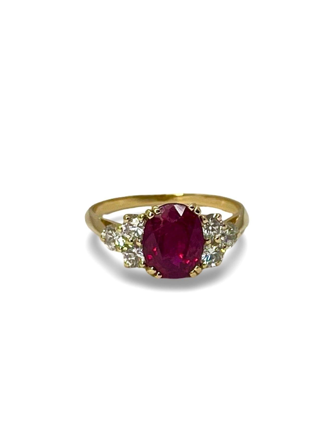 Art déco Bague en or jaune avec rubis de 2,19 ct et diamants de 0,60 ct en vente