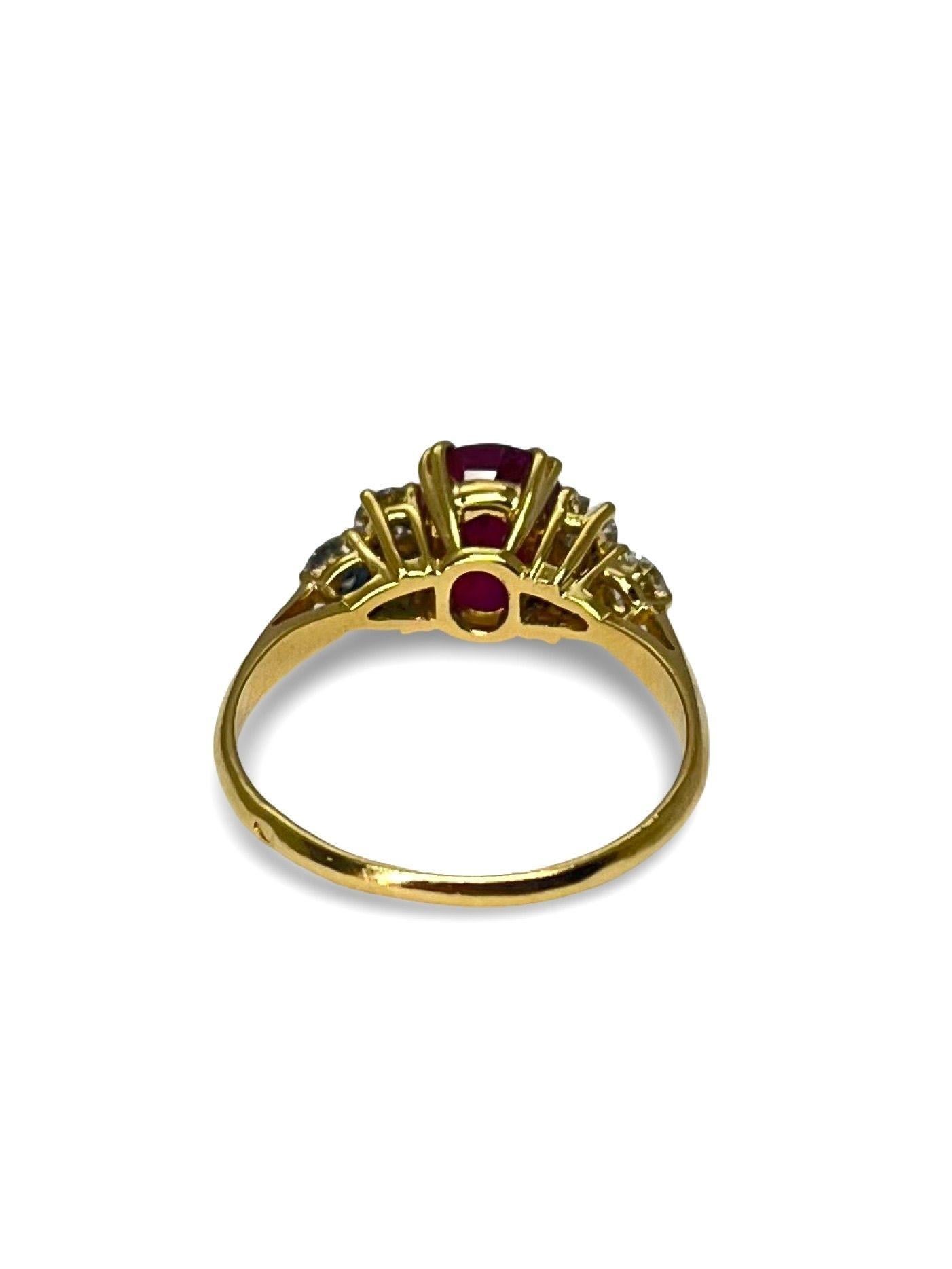 Bague en or jaune avec rubis de 2,19 ct et diamants de 0,60 ct en vente 1
