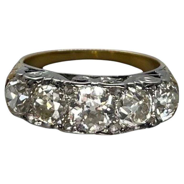 Bague vintage en or jaune et platine avec 2,20 ct de diamants en vente