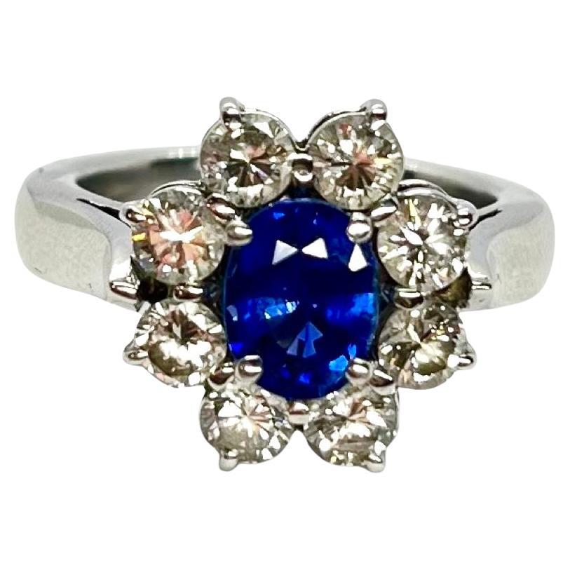 Weißgold-Gänseblümchen-Ring mit 1,62 Karat Saphir und 1,30 Karat Diamanten