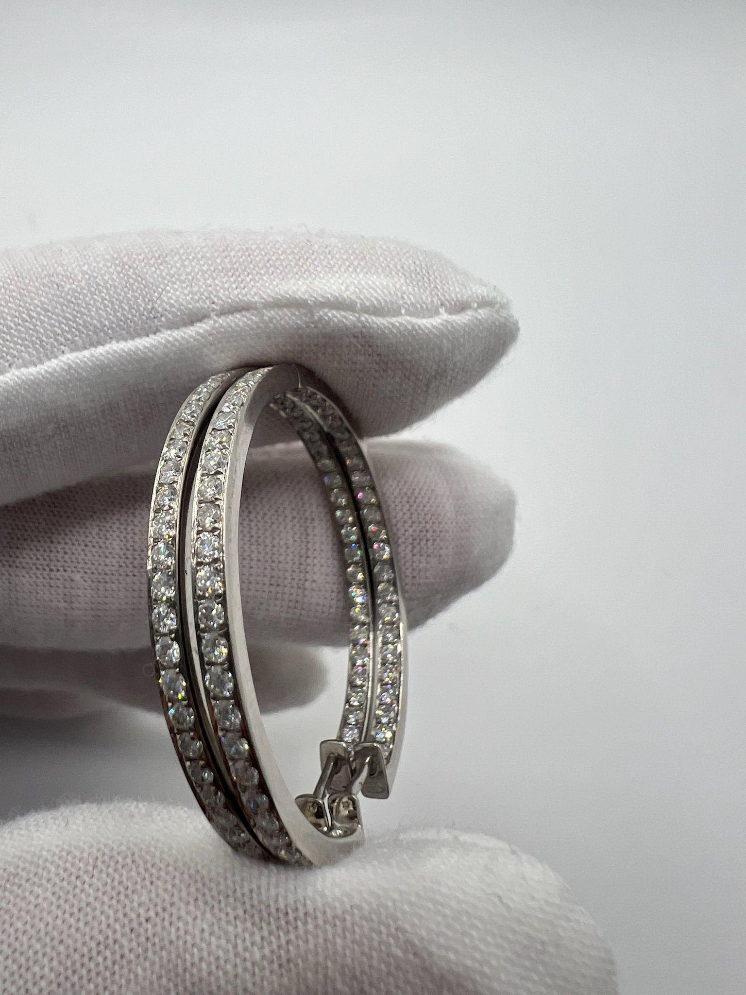 Orecchini in oro con 2 carati di diamanti In condizioni ottime in vendita a PARIS, FR