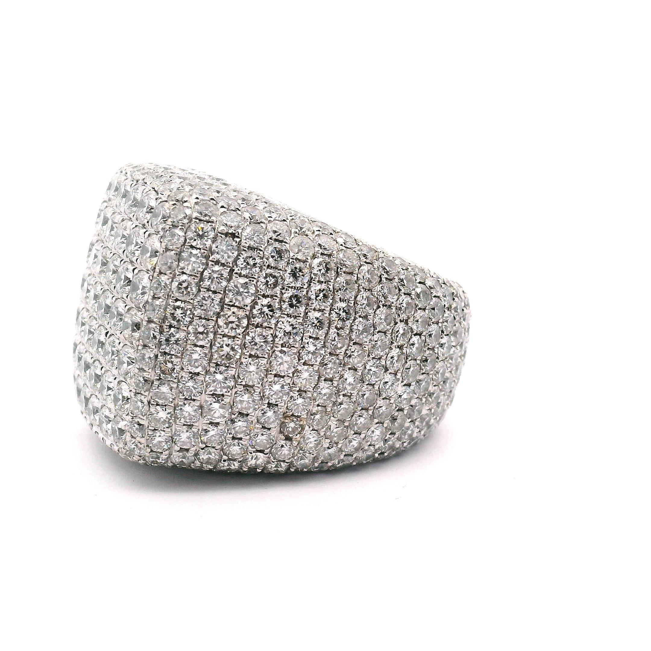 15,71 cttw. Bague carrée à diamants en forme de grappe Bon état - En vente à Sausalito, CA