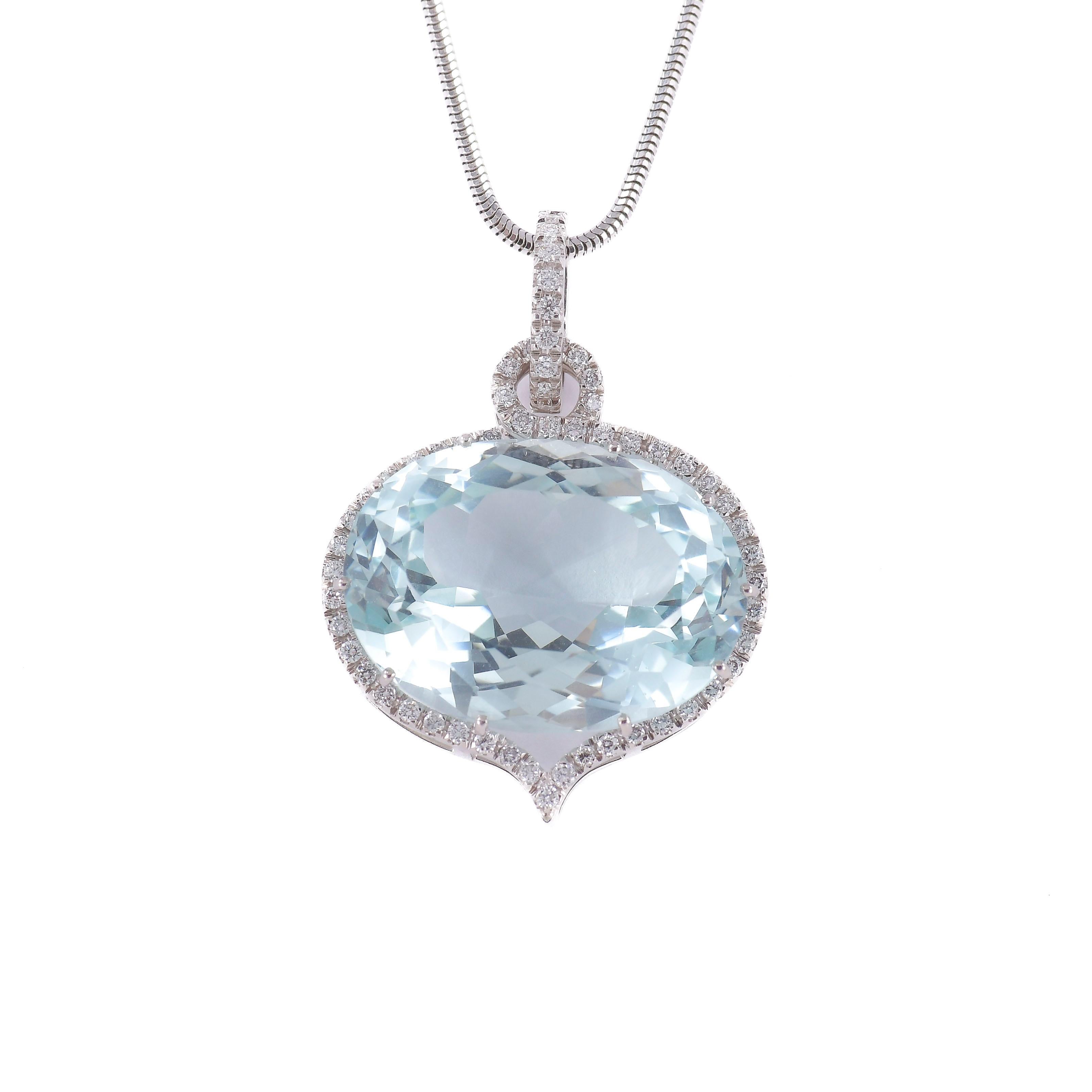 Collana con pendente ciondolo con Acquamarina e Diamanti (Kunsthandwerker*in) im Angebot