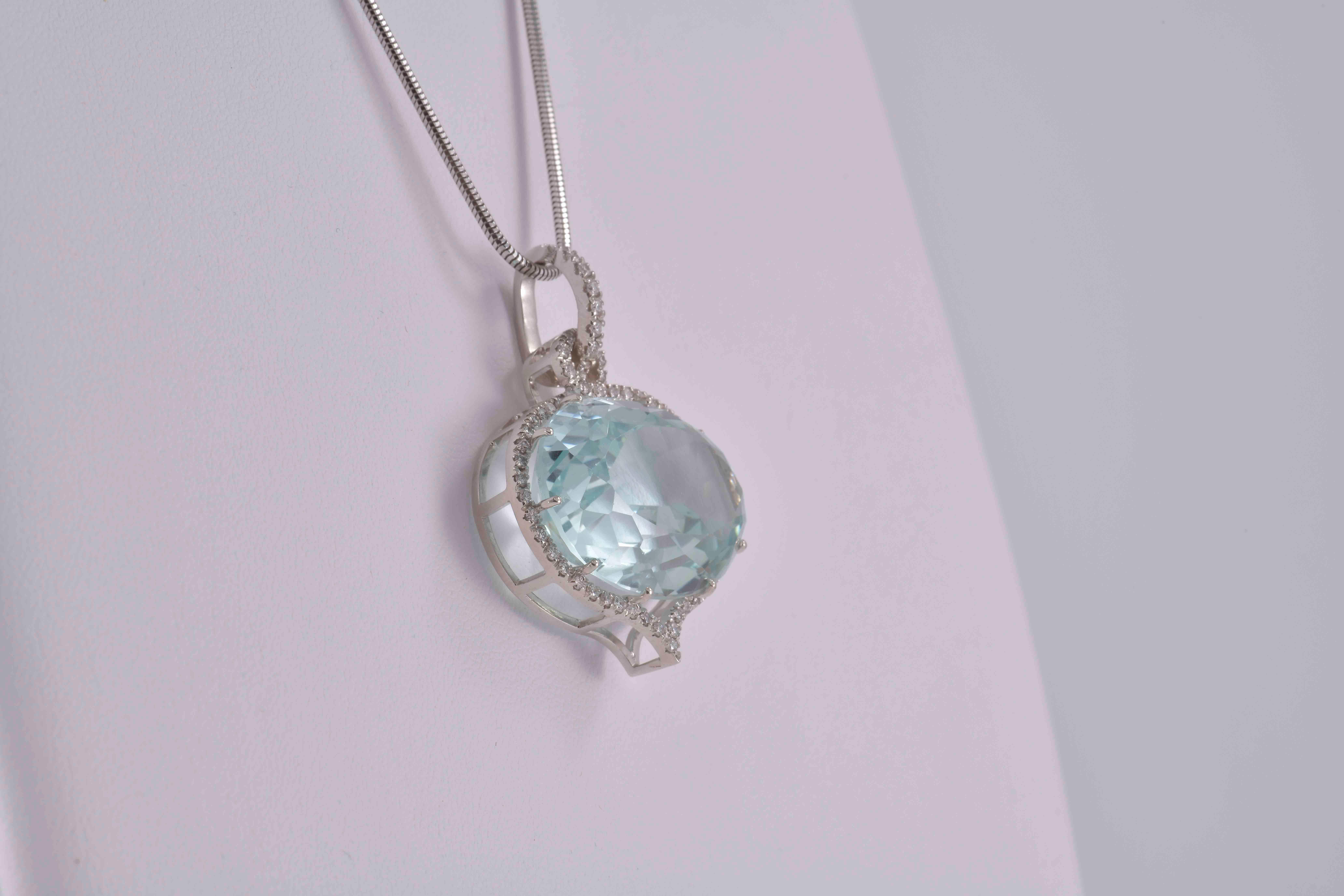 Collana con pendente ciondolo con Acquamarina e Diamanti im Zustand „Gut“ im Angebot in Bologna, IT