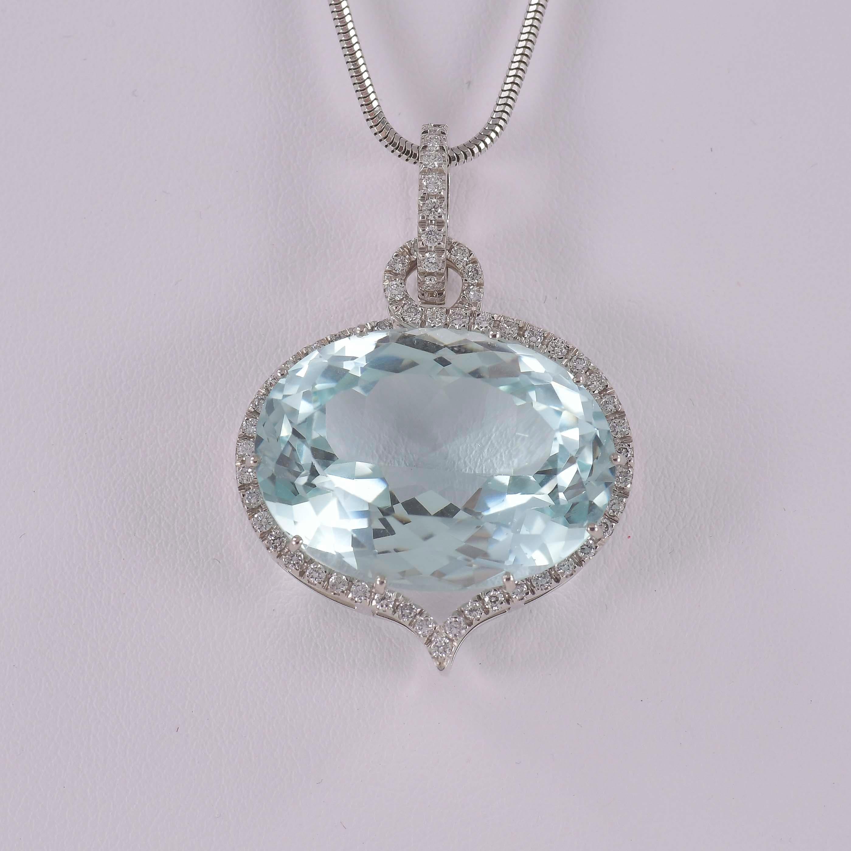 Collana con pendente ciondolo con Acquamarina e Diamanti im Angebot 3