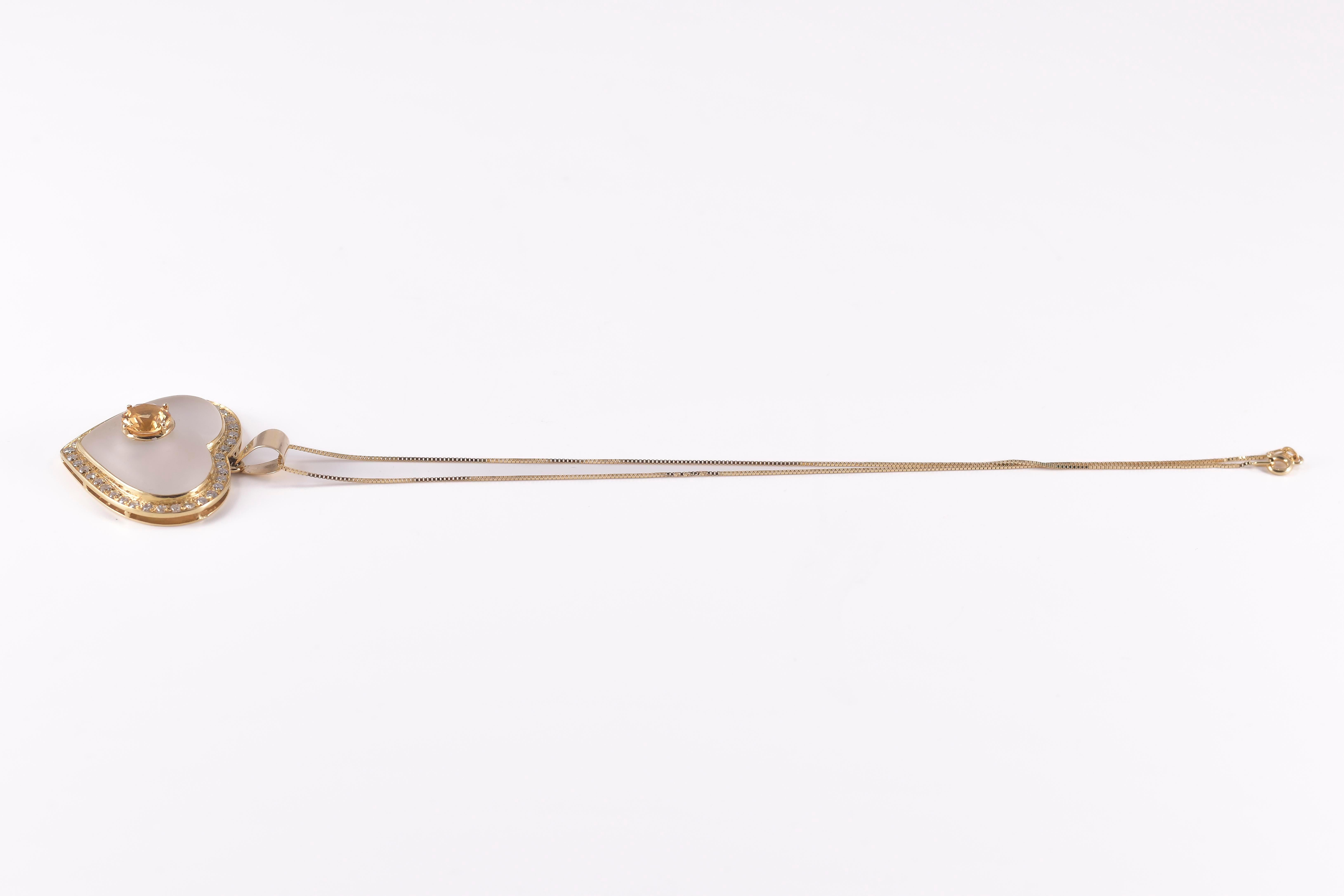 Catena in oro con ciondolo pendente in cristallo sabbiato, diamanti ed quarzo in vendita 1