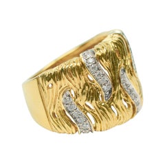 Estate 18k Yellow Gold Round Diamond Textured Wave Cocktail Ring