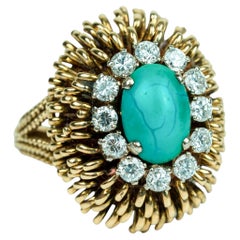 Anello da cocktail vintage in oro giallo 18 carati con turchese ovale a cabochon e diamanti a cupola