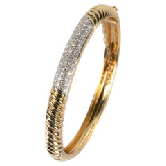 Pulsera tipo brazalete con bisagra de oro amarillo de 14k con diamantes y diseño de cuerda retorcida de la colección Estate
