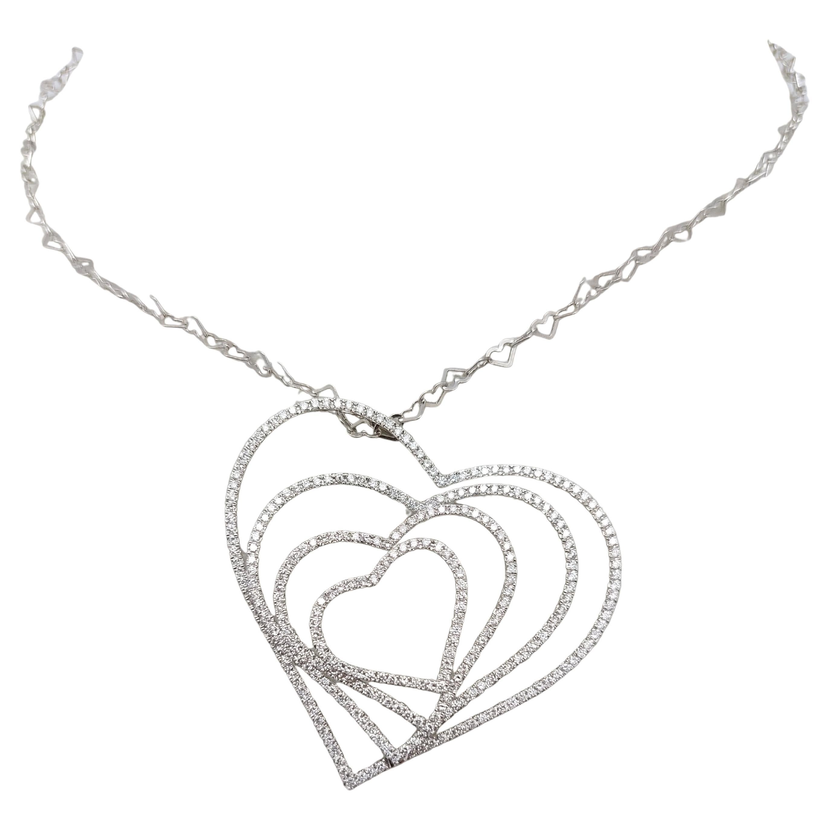 Collana con diamanti a più cuori in vendita